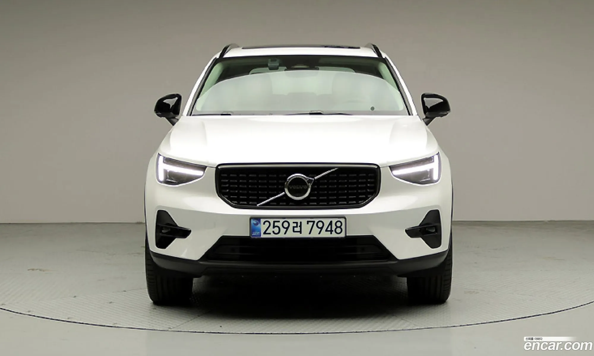 Volvo XC40 2025 — 5
