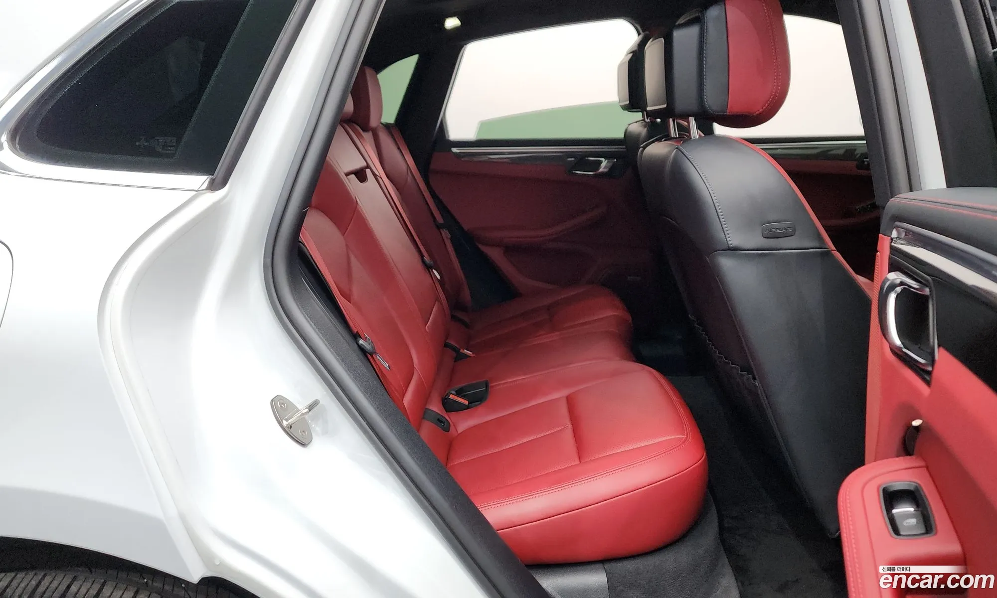 Porsche Macan 2022 WP1AG2950NLB36143 — 34