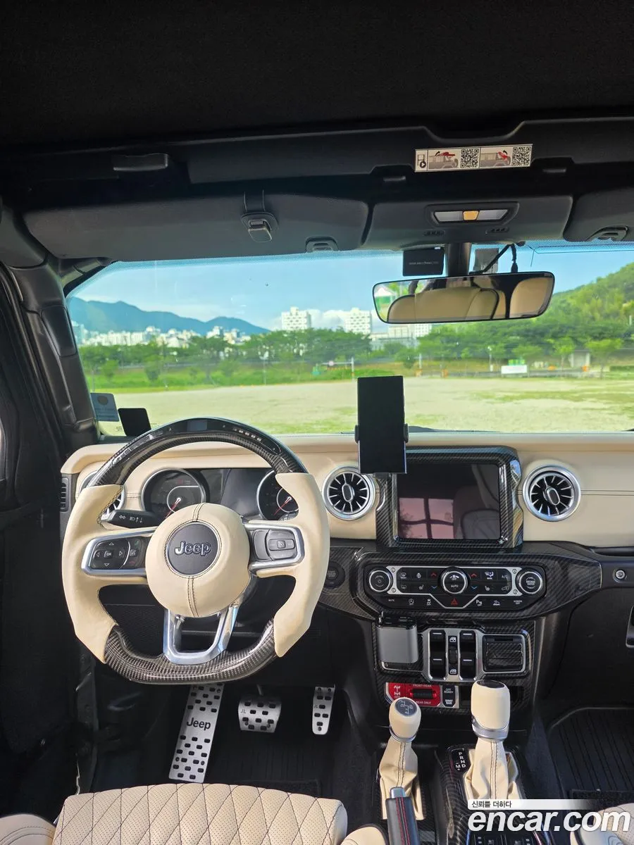 Jeep Wrangler 2021 — 17