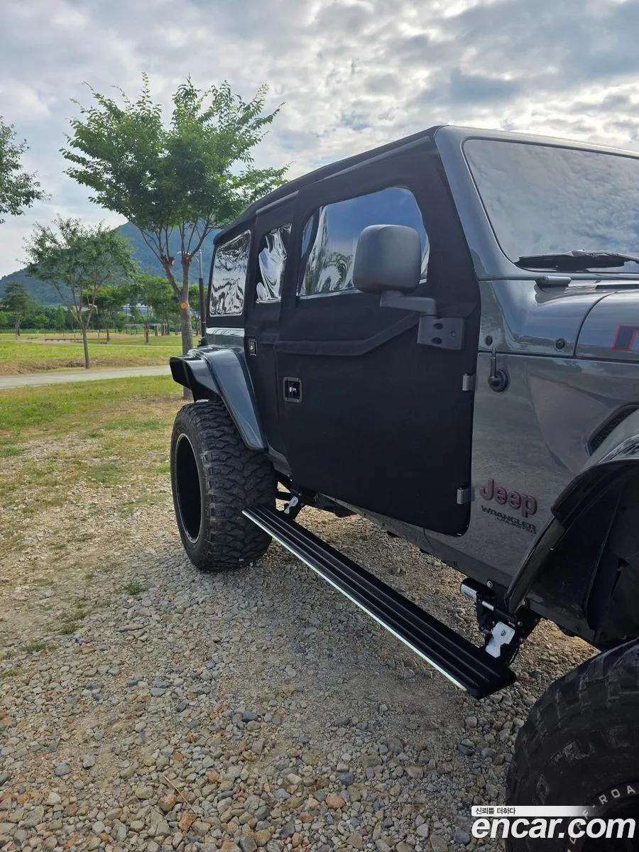 Jeep Wrangler 2021 — 19