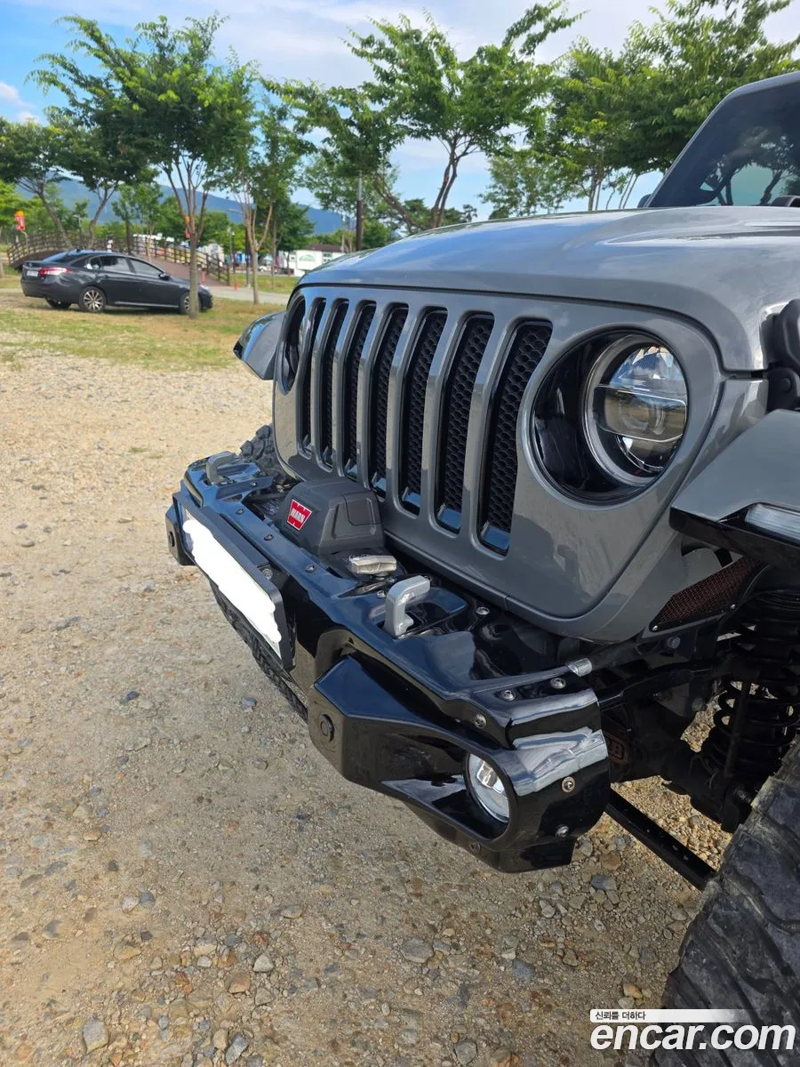 Jeep Wrangler 2021 — 13