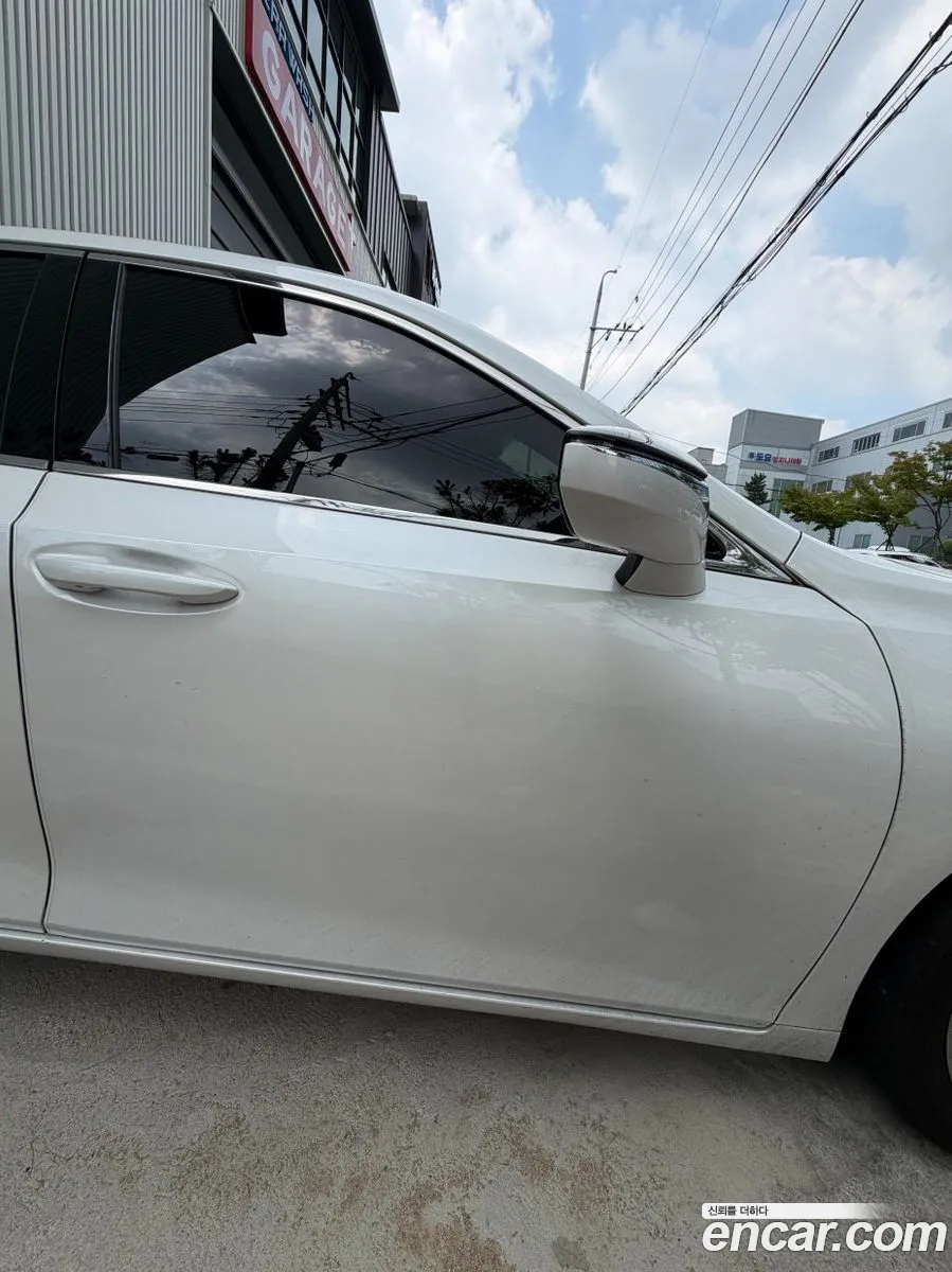 Lexus ES300h 7th Gen 2023 — 3
