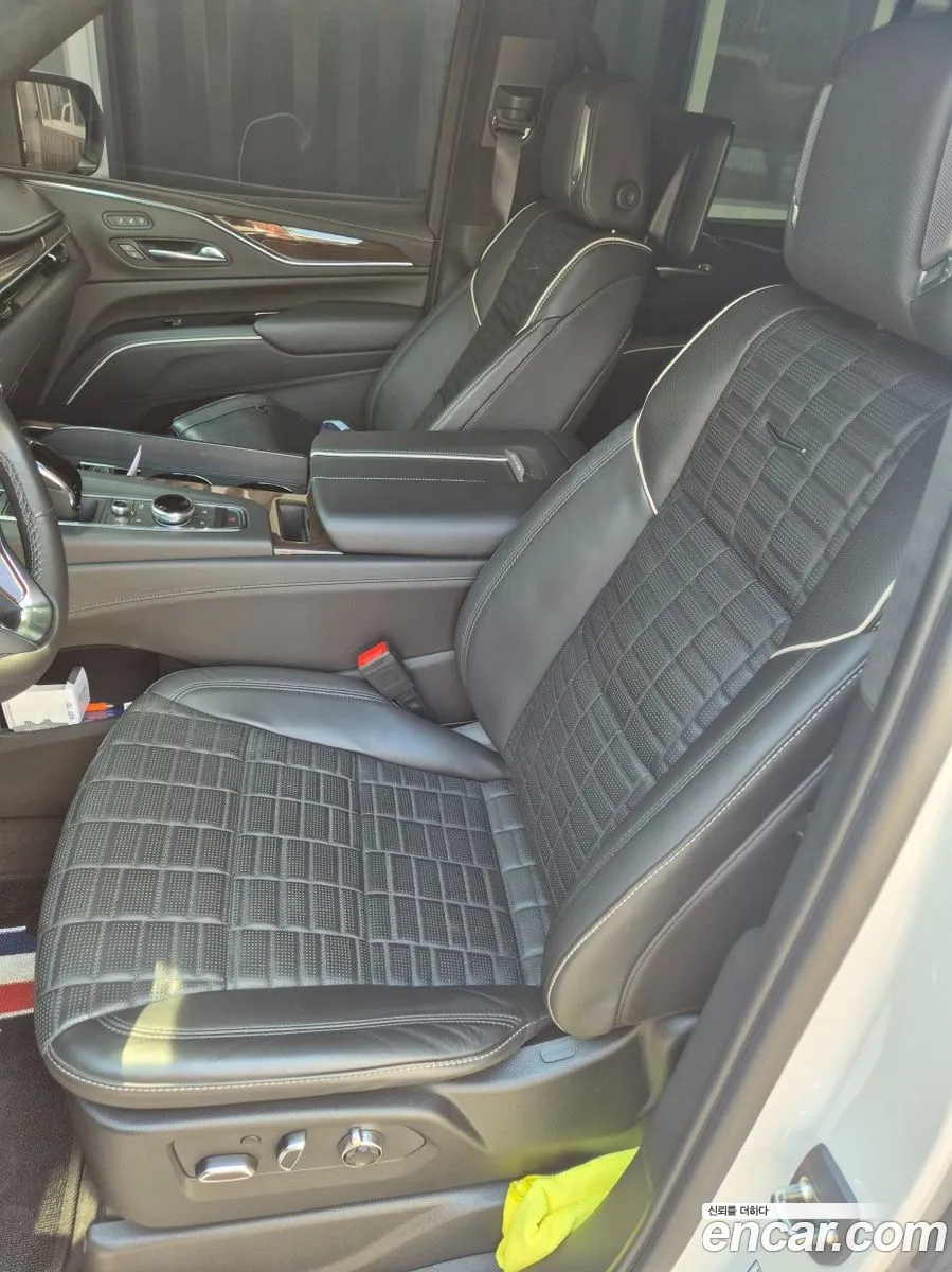 Cadillac Escalade 2023 — 11