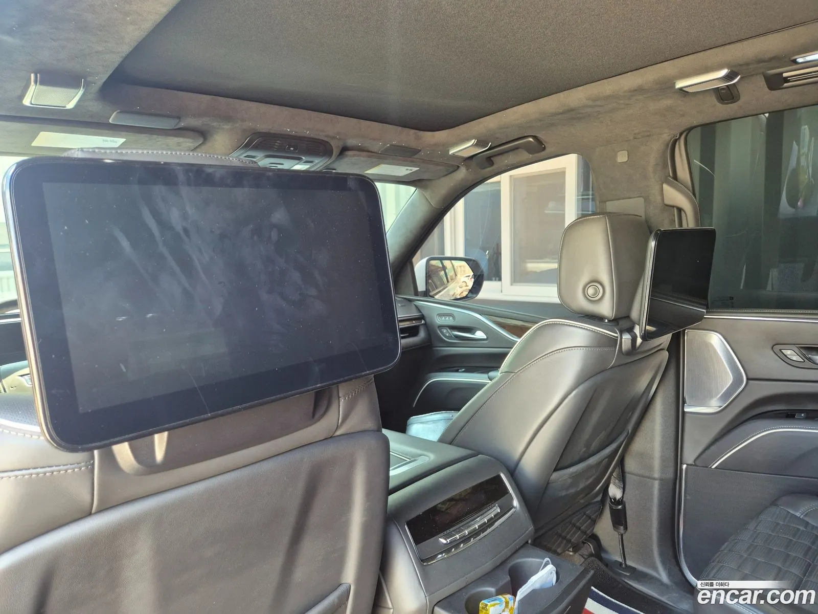 Cadillac Escalade 2023 — 10