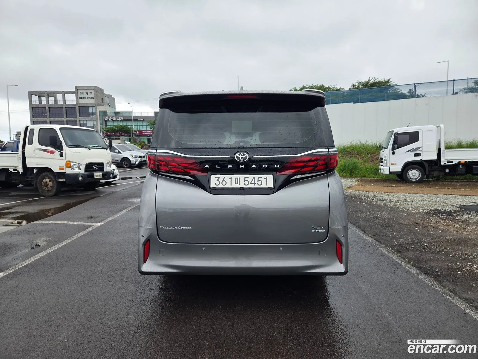 Toyota Alphard 2024 — 17