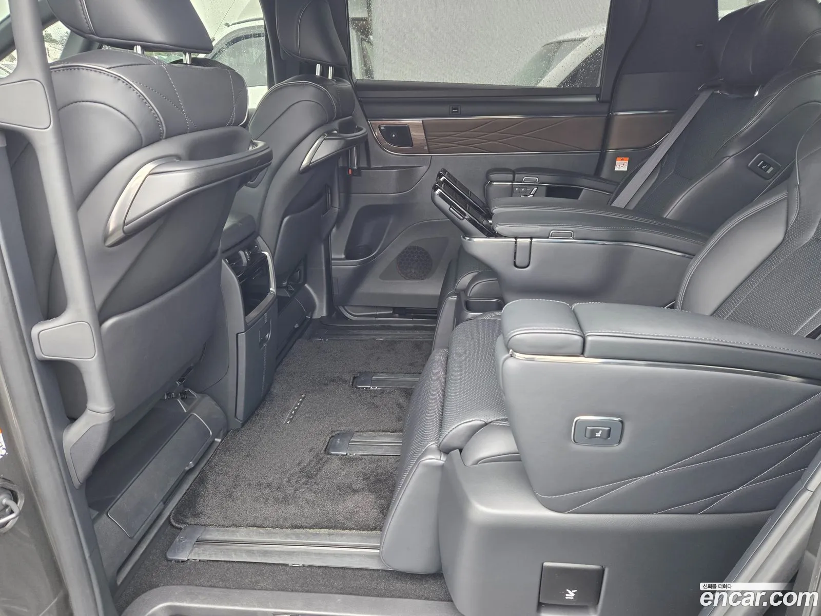 Toyota Alphard 2024 — 6
