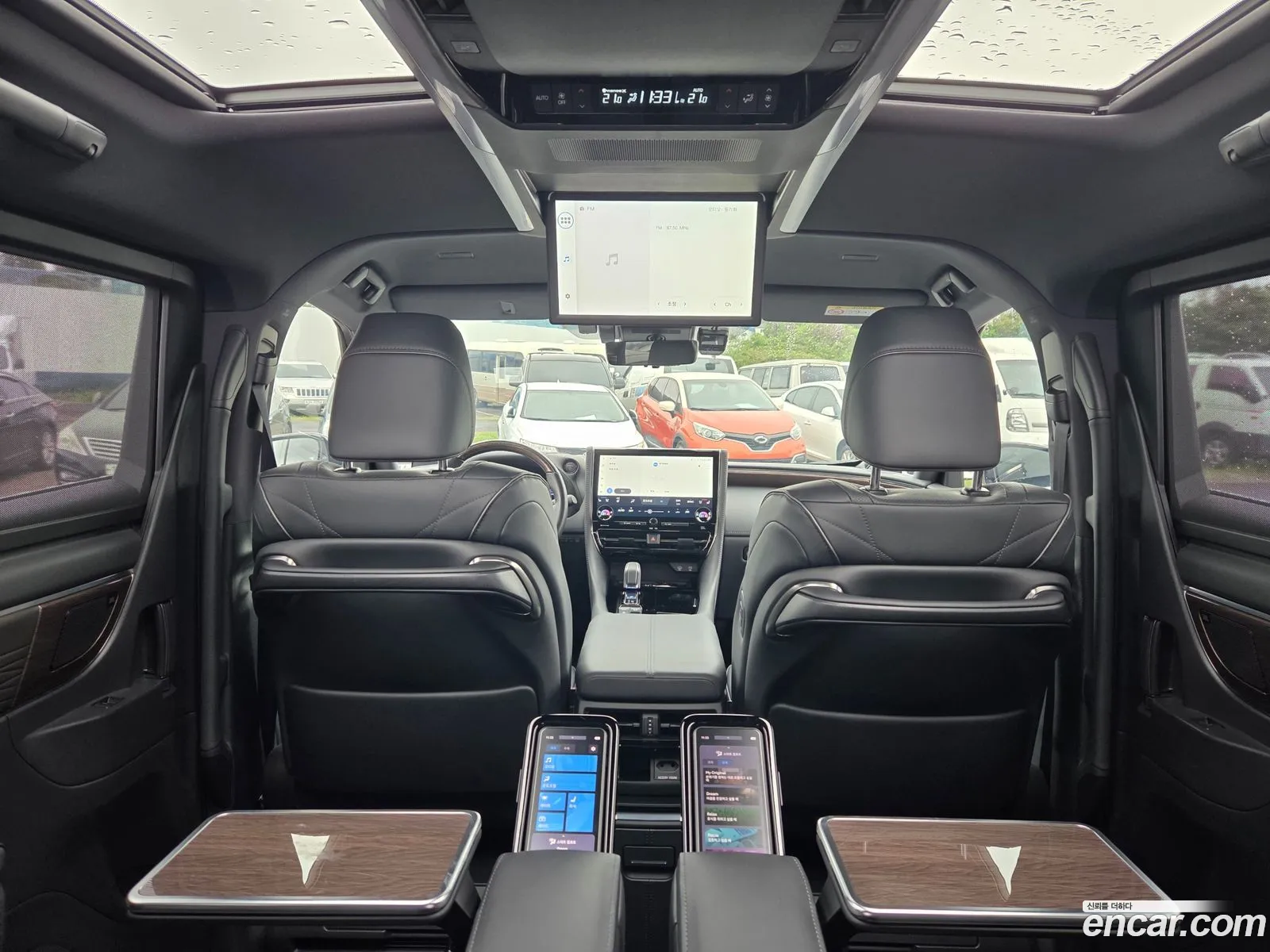 Toyota Alphard 2024 — 10