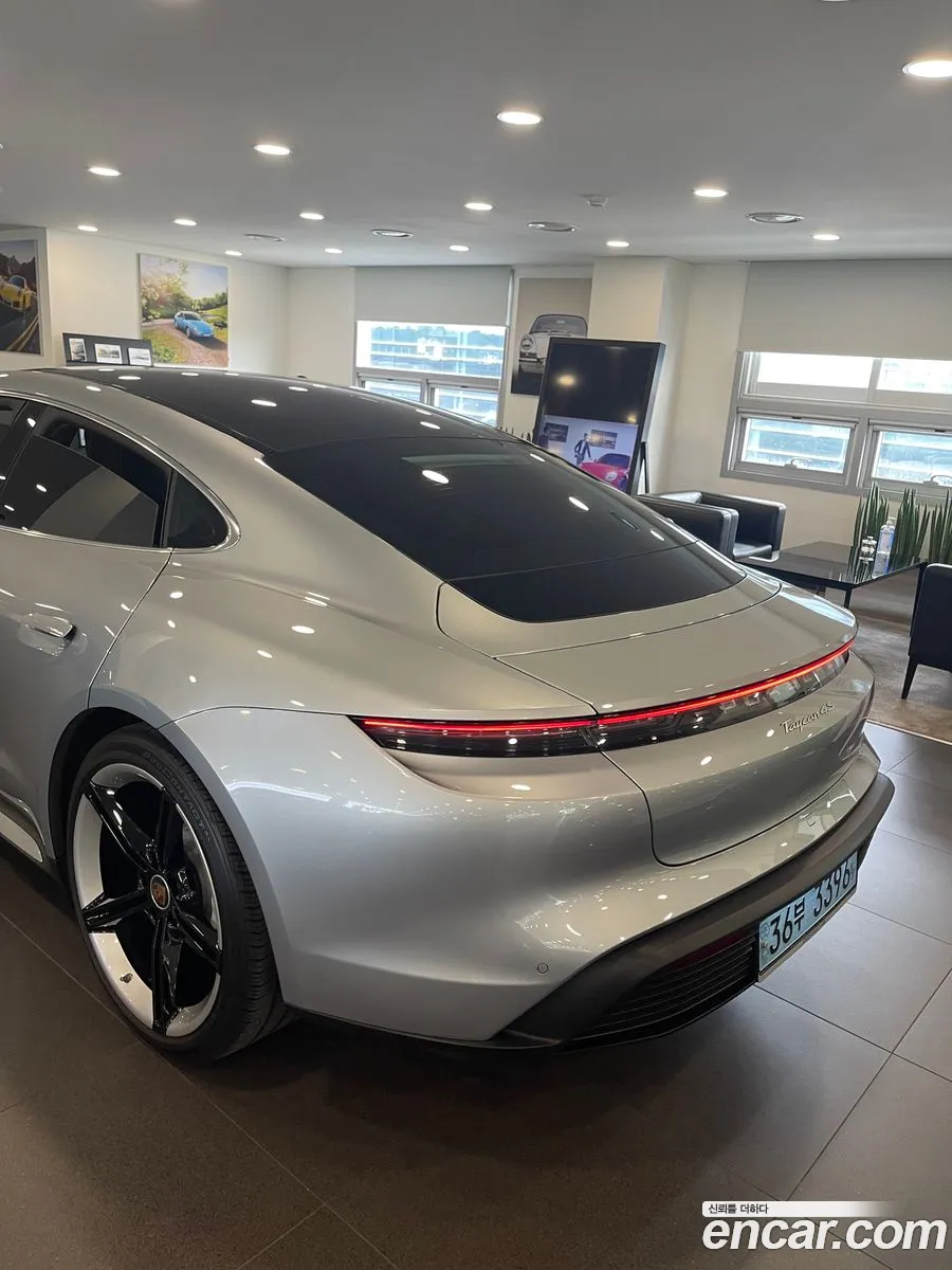 Porsche Taycan 2020 — 2