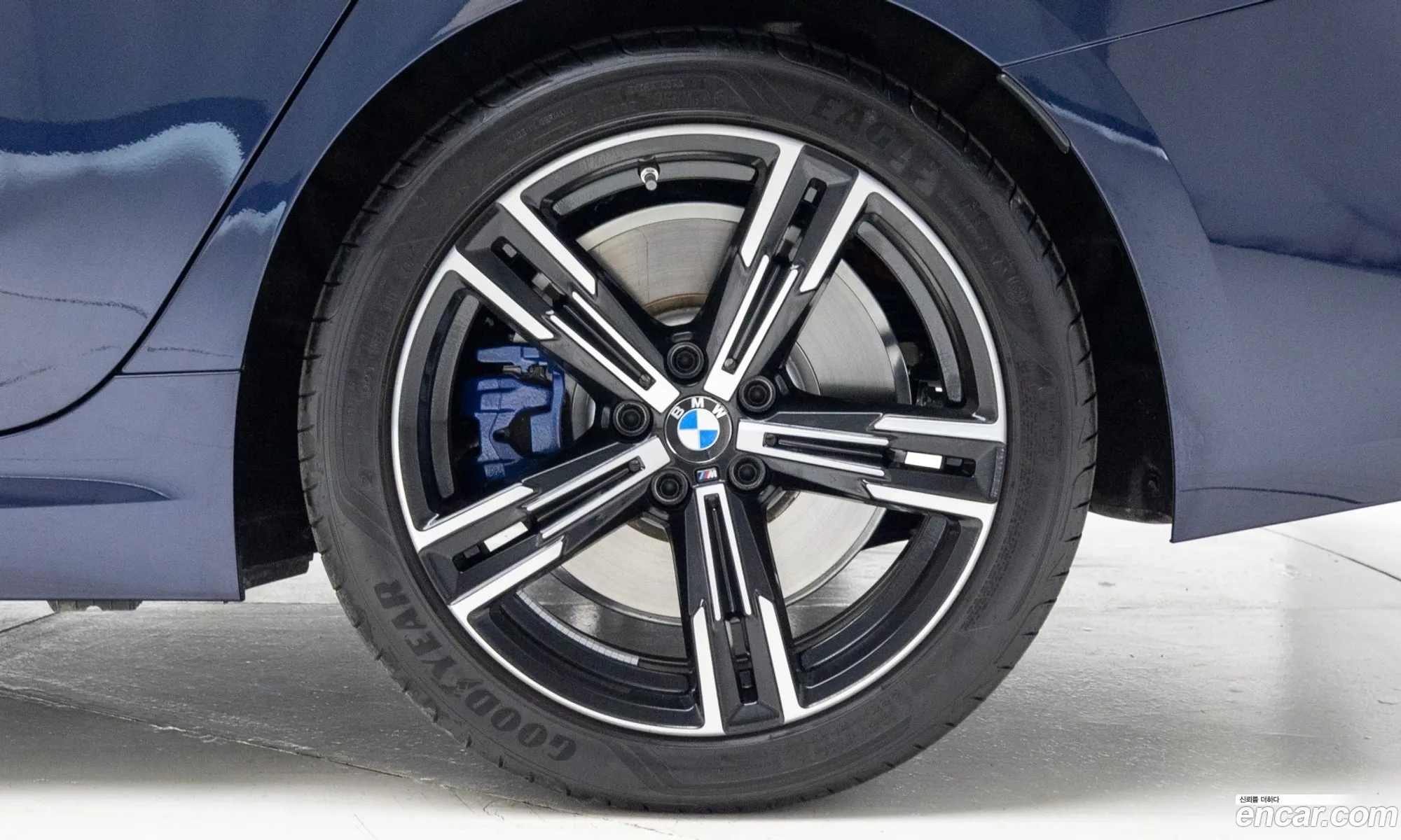 BMW 3 Series 2025 — 12