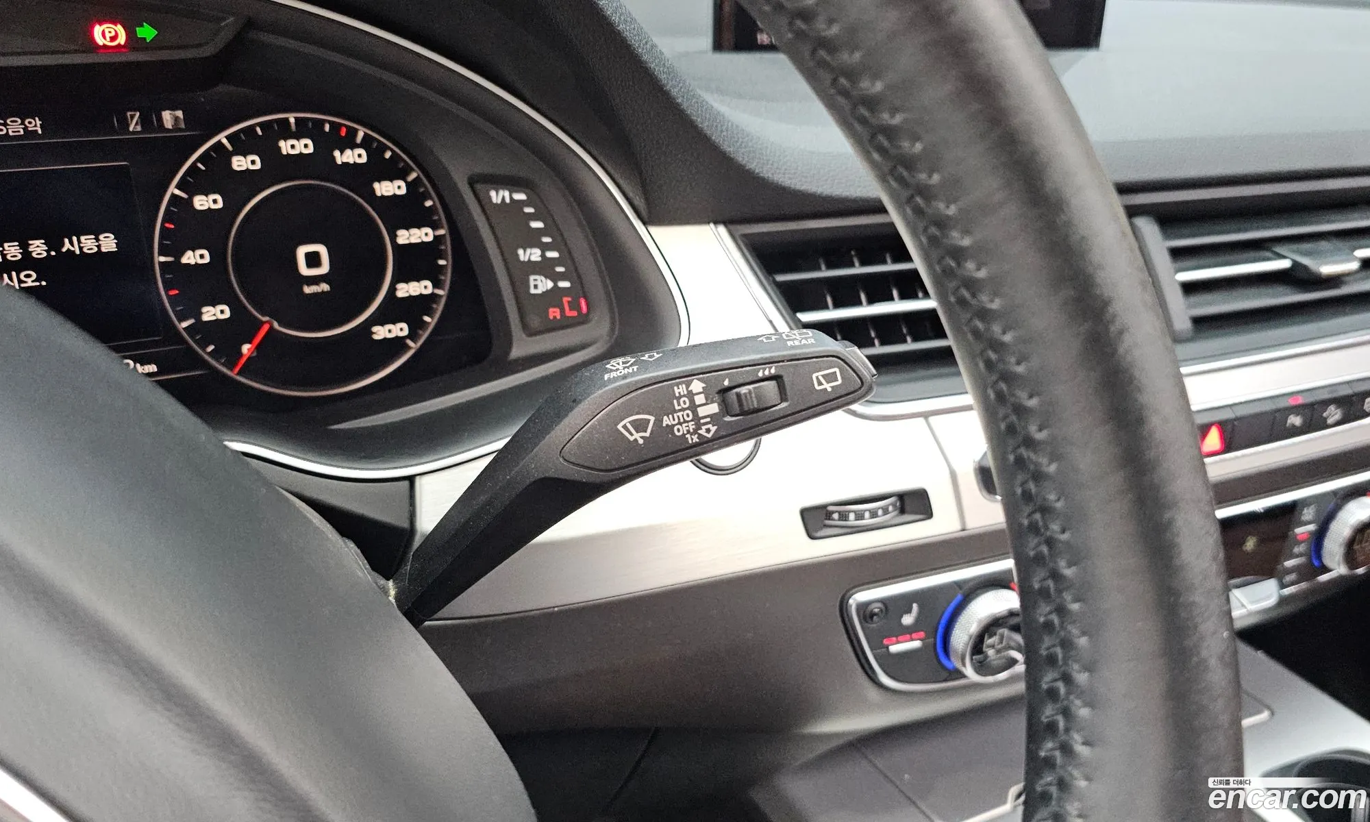 Audi Q7 2019 WAUZZZ4MXKD041405 — 31