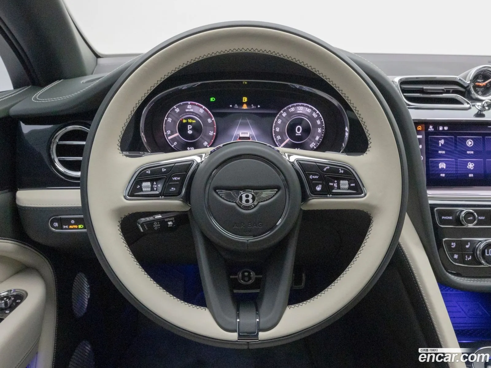 Bentley Bentayga 2024 — 16