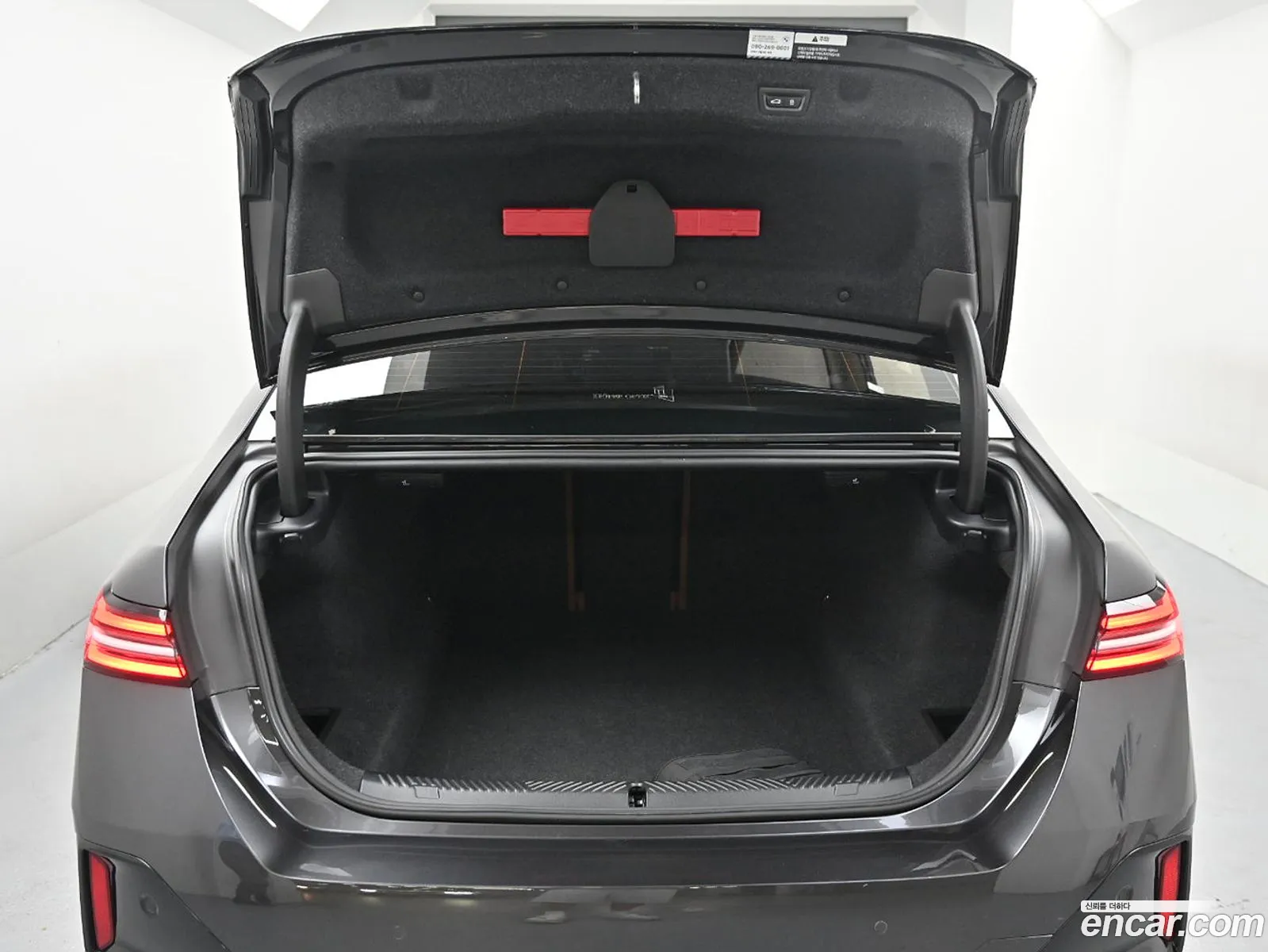 BMW 5 Series 2023 — 16