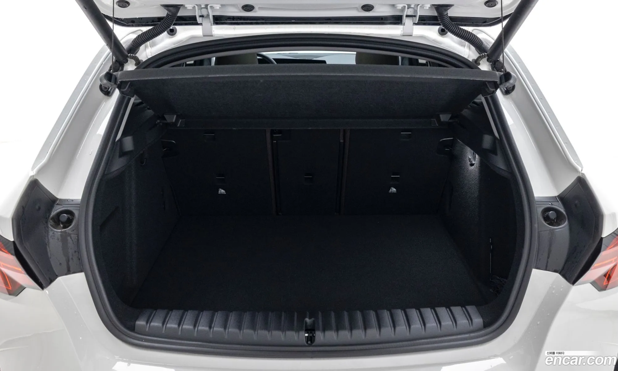 BMW 1 Series 2025 — 17