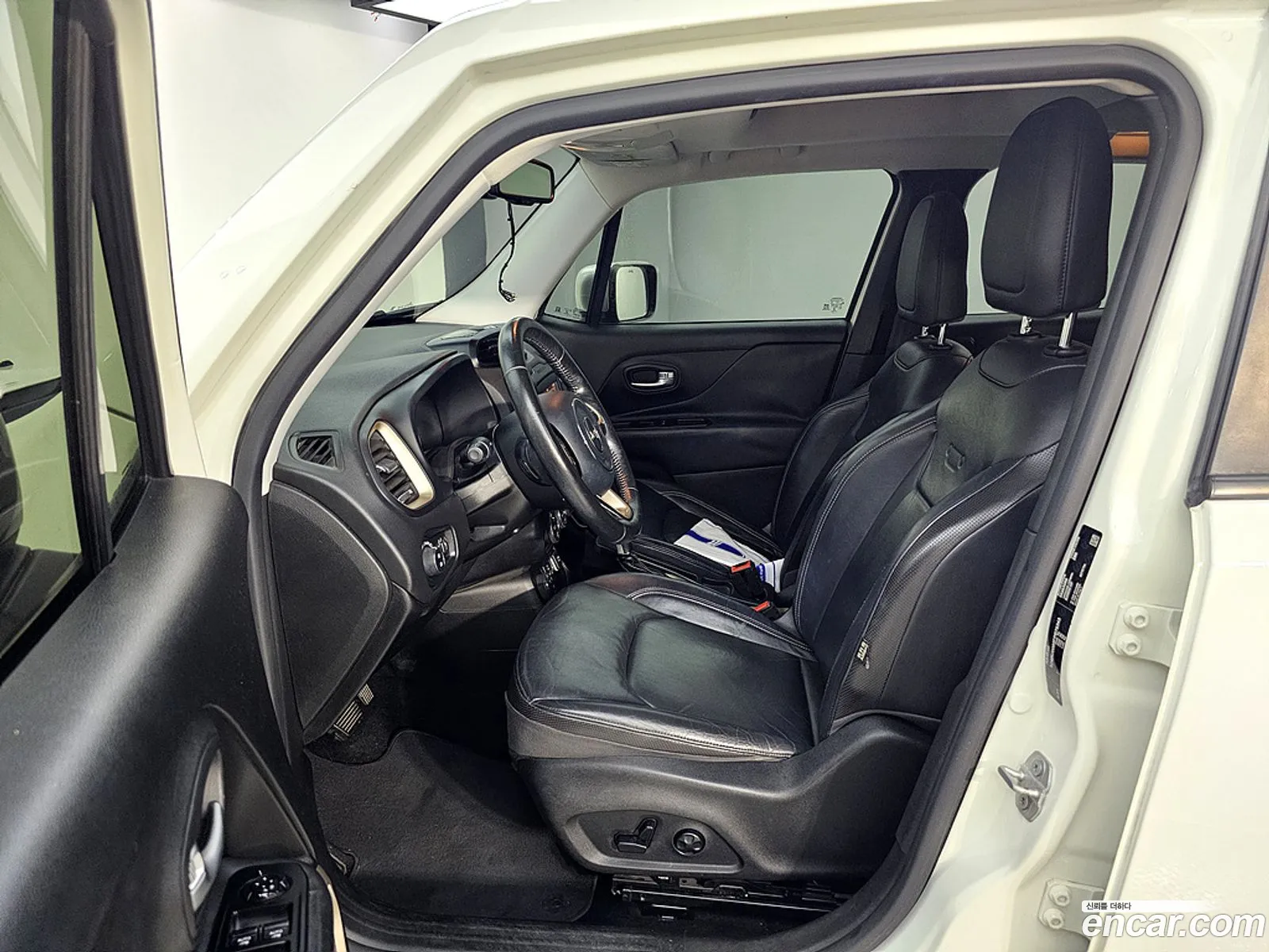 Jeep Renegade 2015 — 16