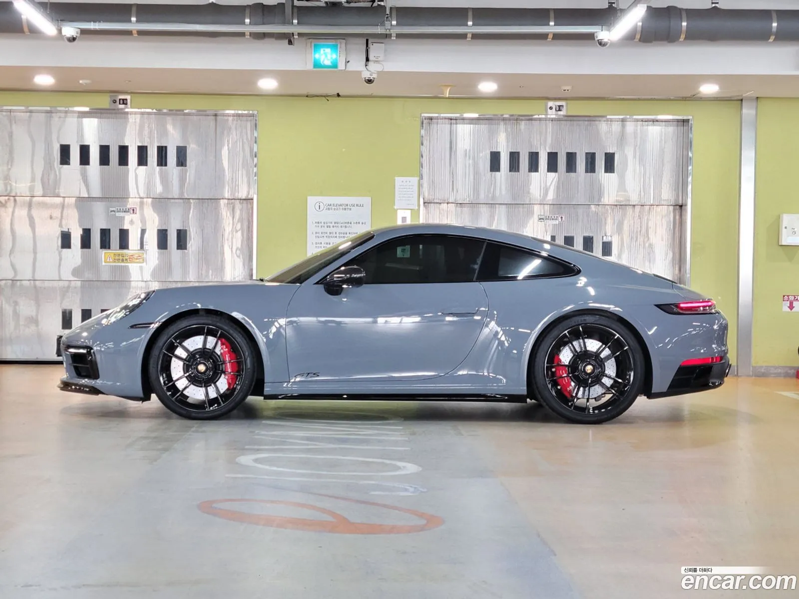 Porsche 911 2023 — 18