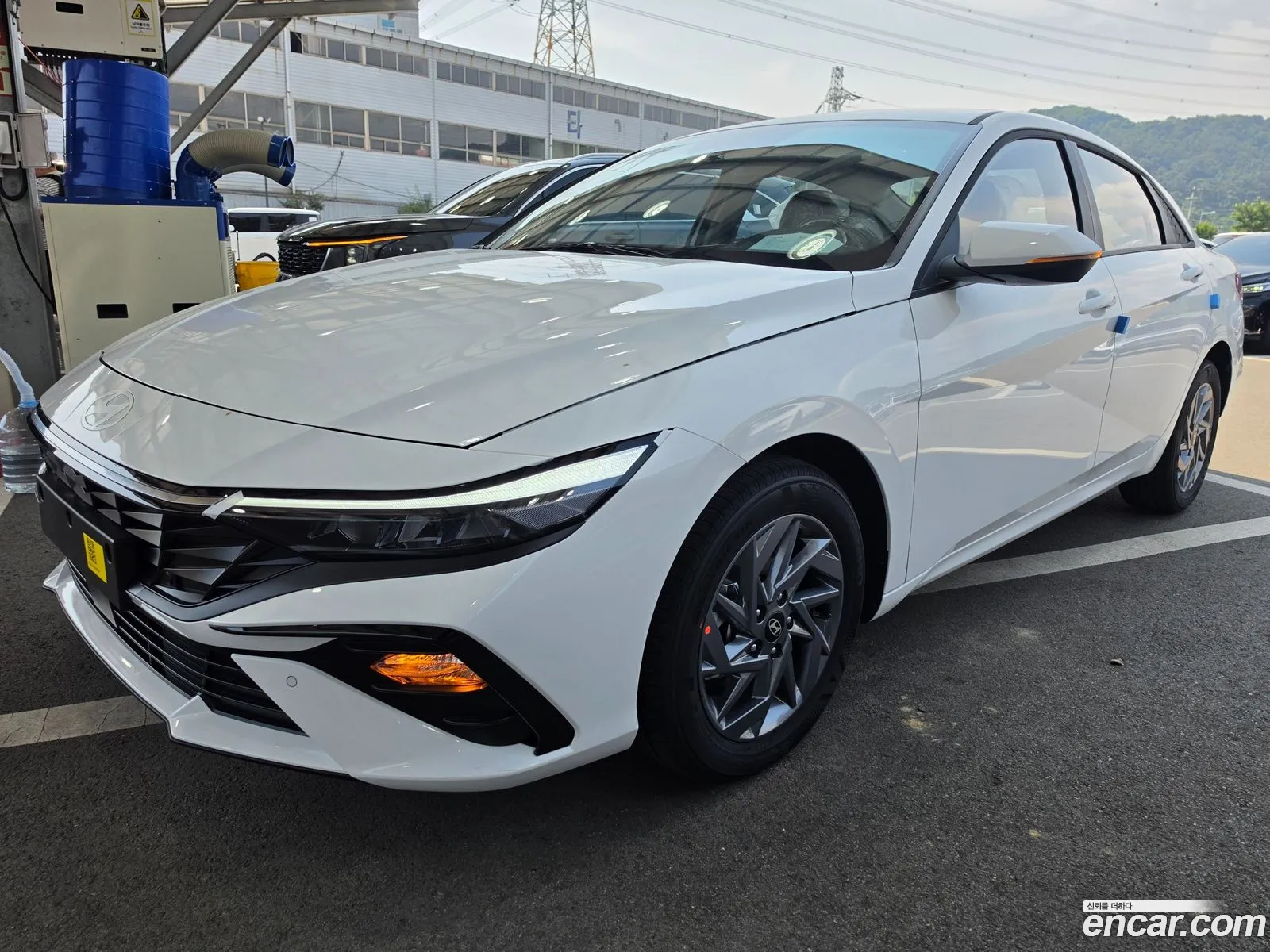 Hyundai Elantra 2026 — 4