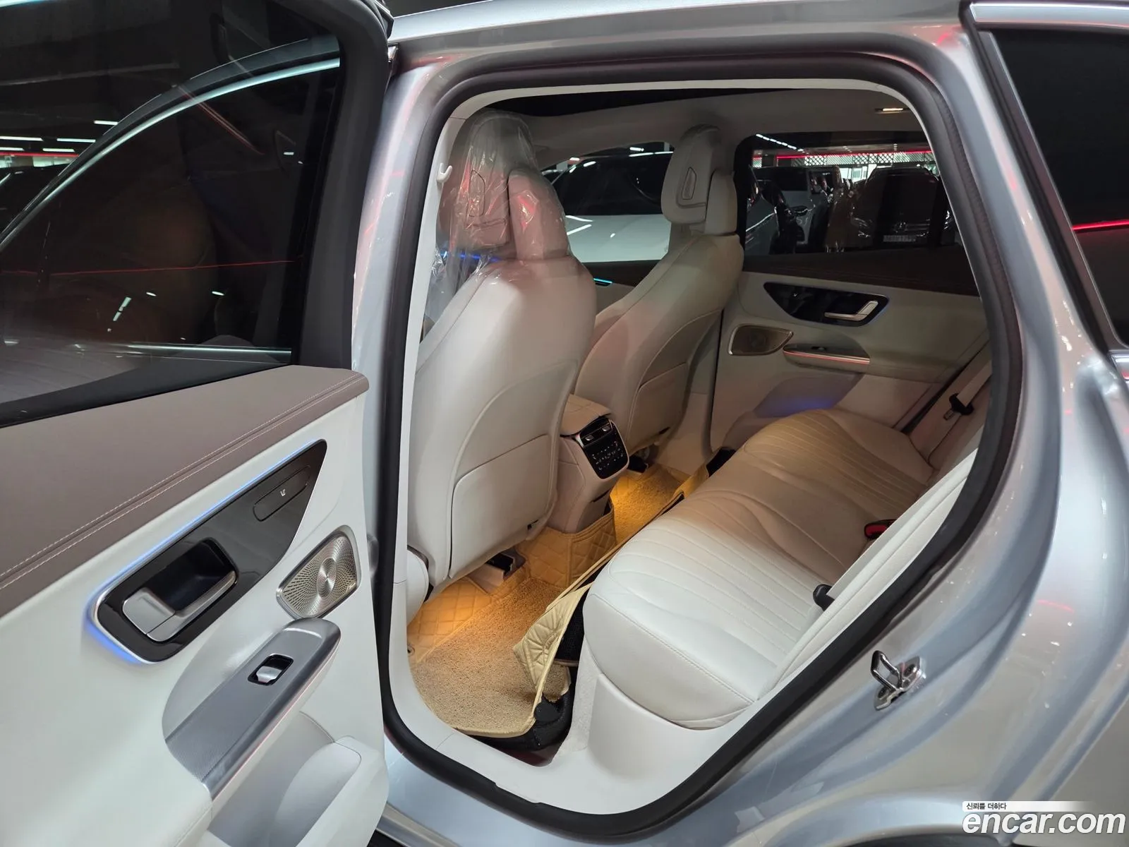 Mercedes-Benz EQE SUV X294 2023 — 3