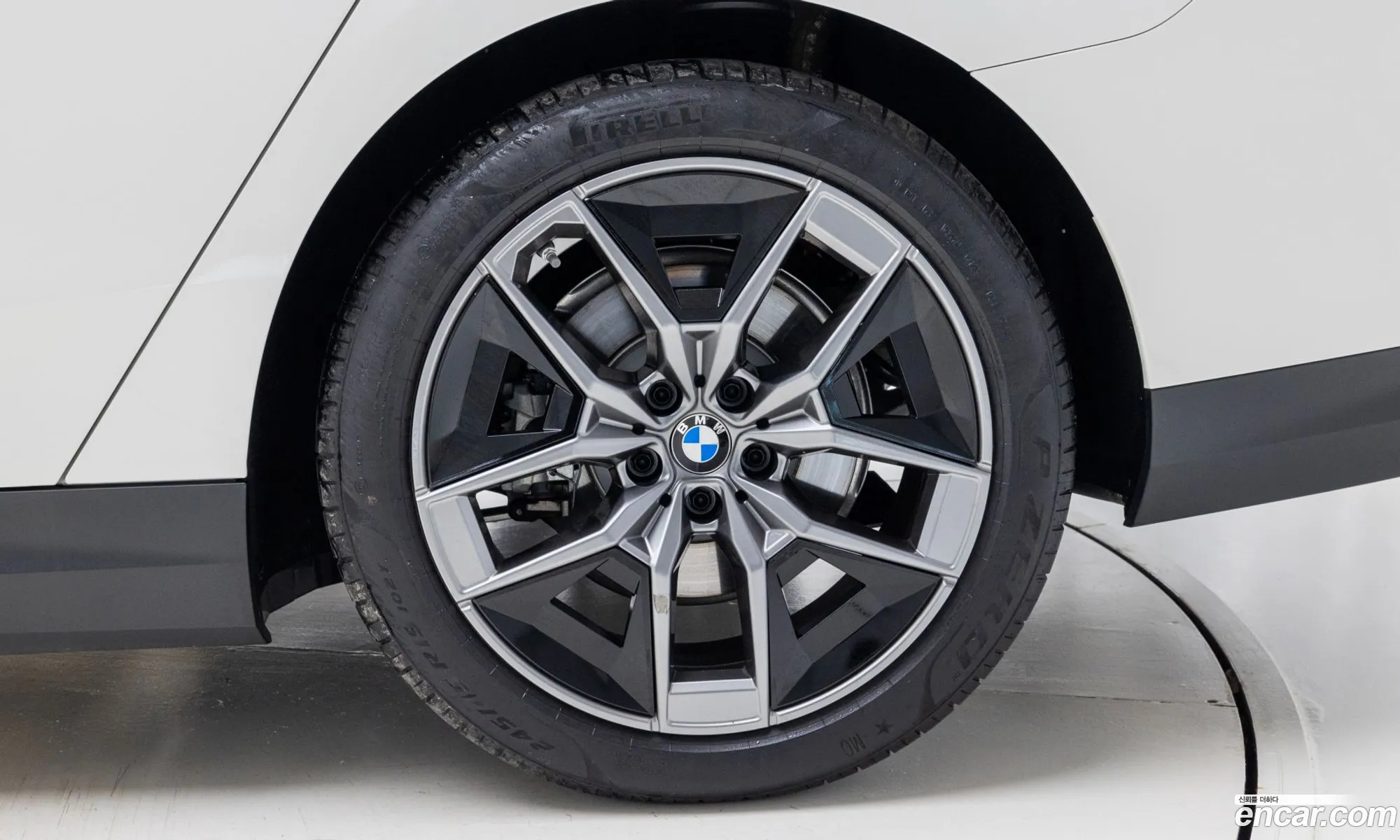 BMW 5 Series 2026 — 5