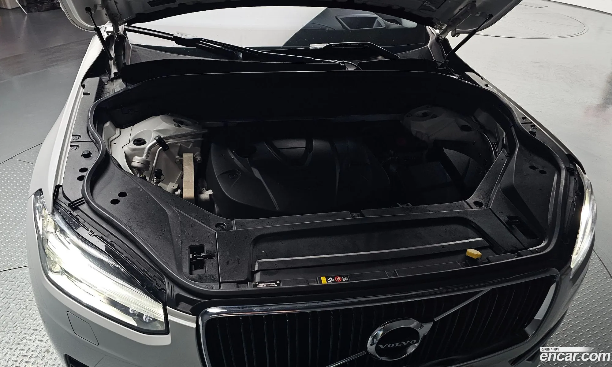 Volvo XC90 2016 YV1LF68BCH1107837 — 17