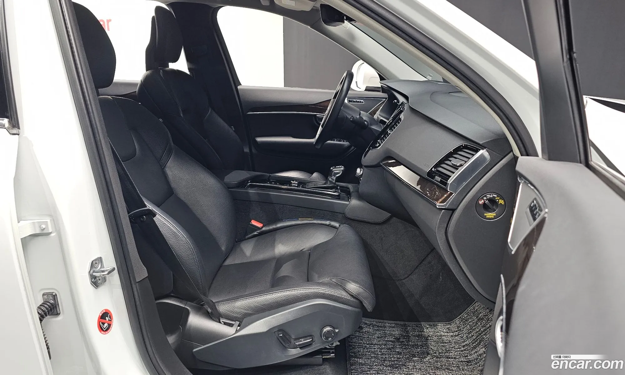 Volvo XC90 2016 YV1LF68BCH1107837 — 3