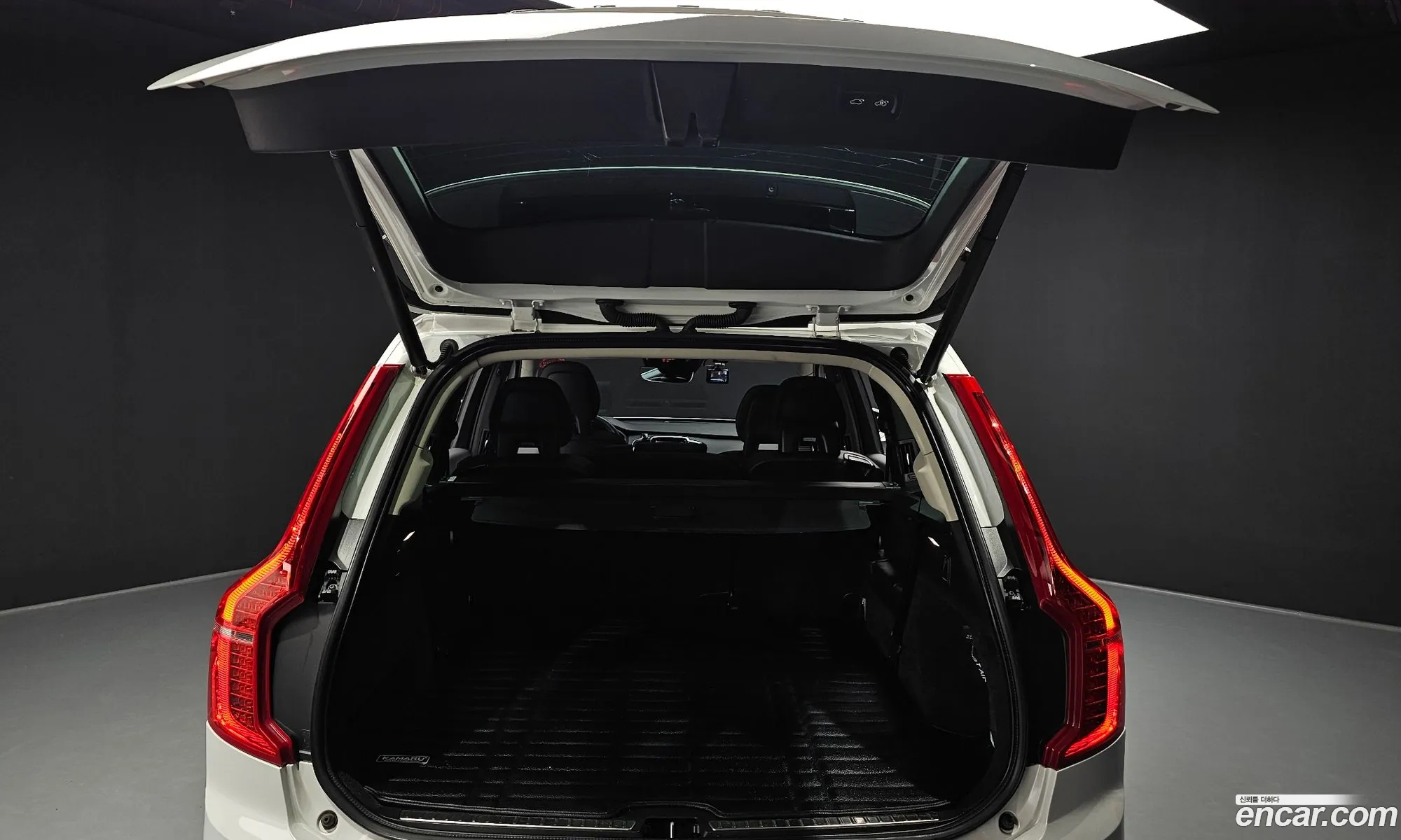 Volvo XC90 2016 YV1LF68BCH1107837 — 10