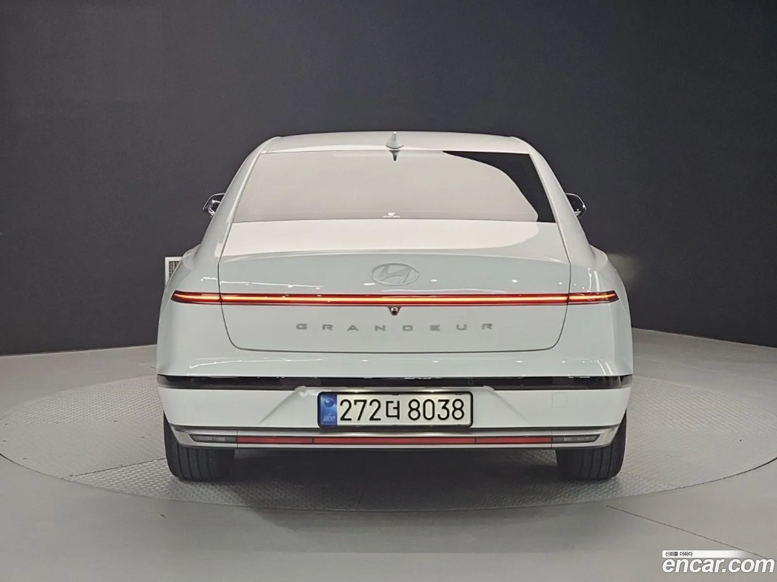 Hyundai Grandeur Hybrid 2025 — 3