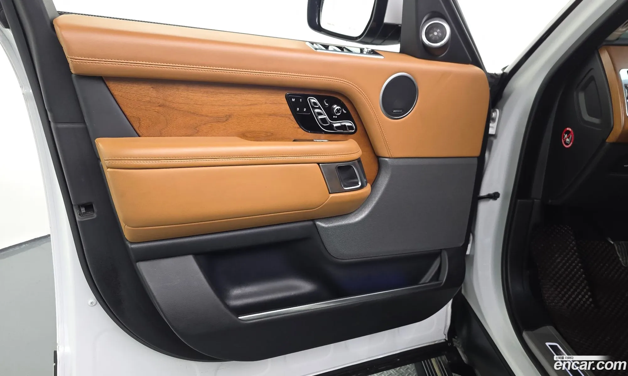 Land Rover Range Rover 2020 — 13