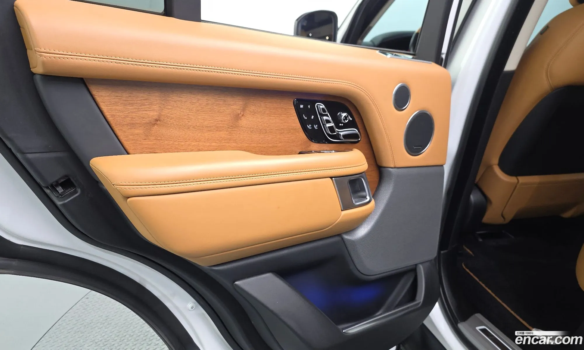 Land Rover Range Rover 2020 — 23