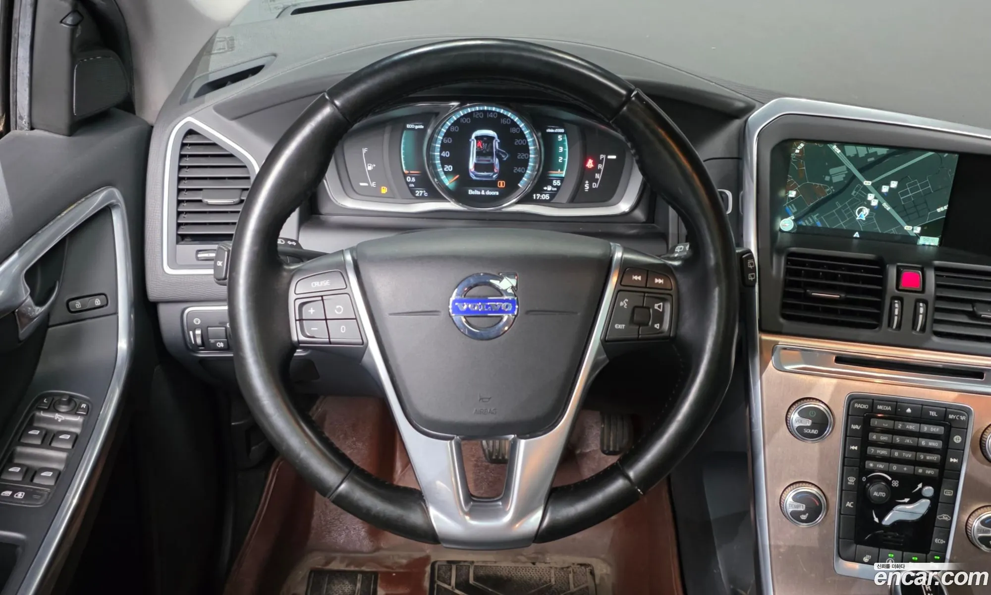 Volvo XC60 2016 YV1DZARBDG2879053 — 3