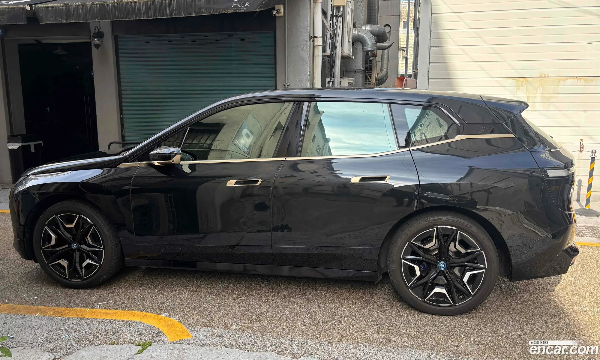 BMW iX