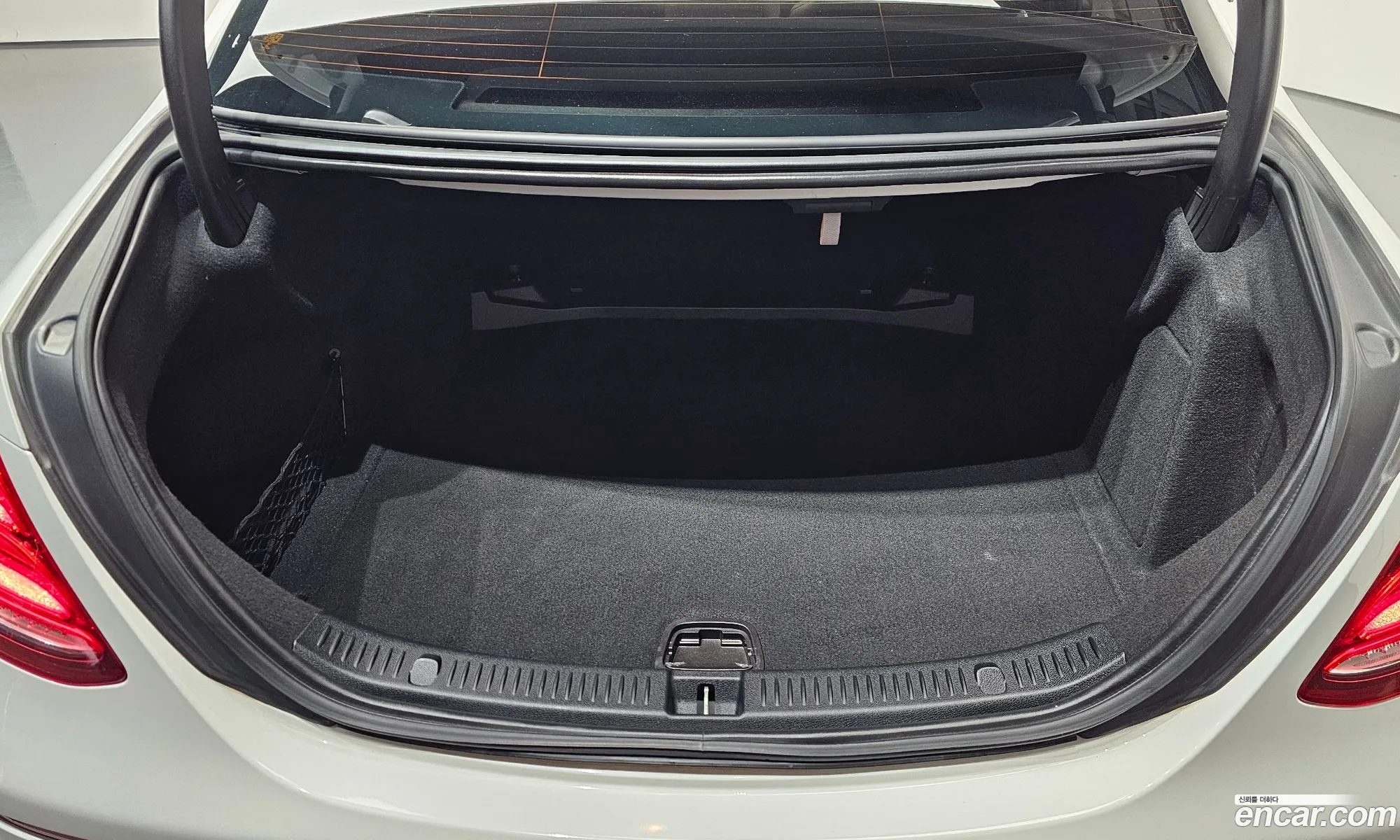 Mercedes-Benz E-Class W213 2016 — 10