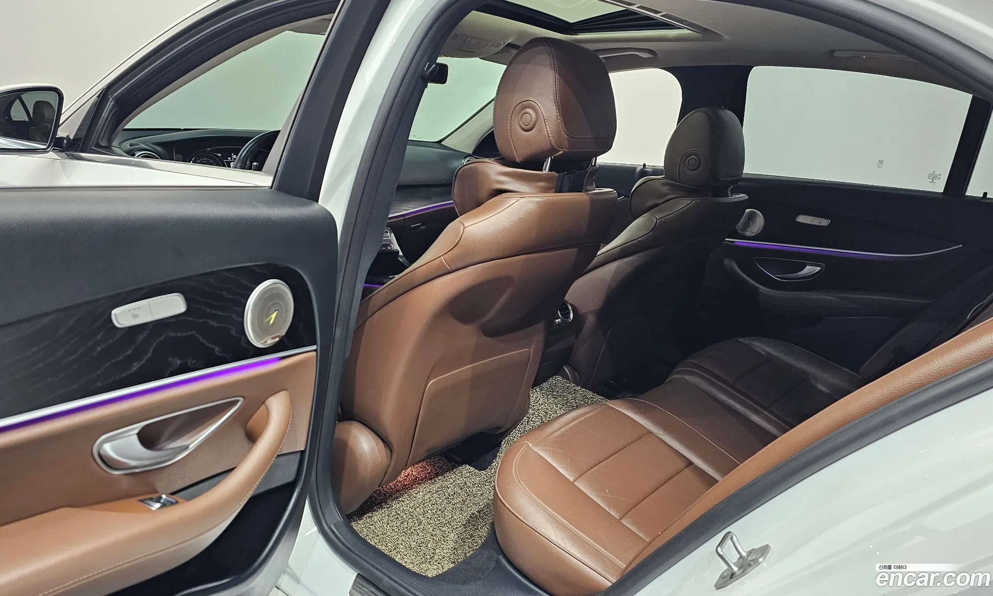 Mercedes-Benz E-Class W213 2016 — 12
