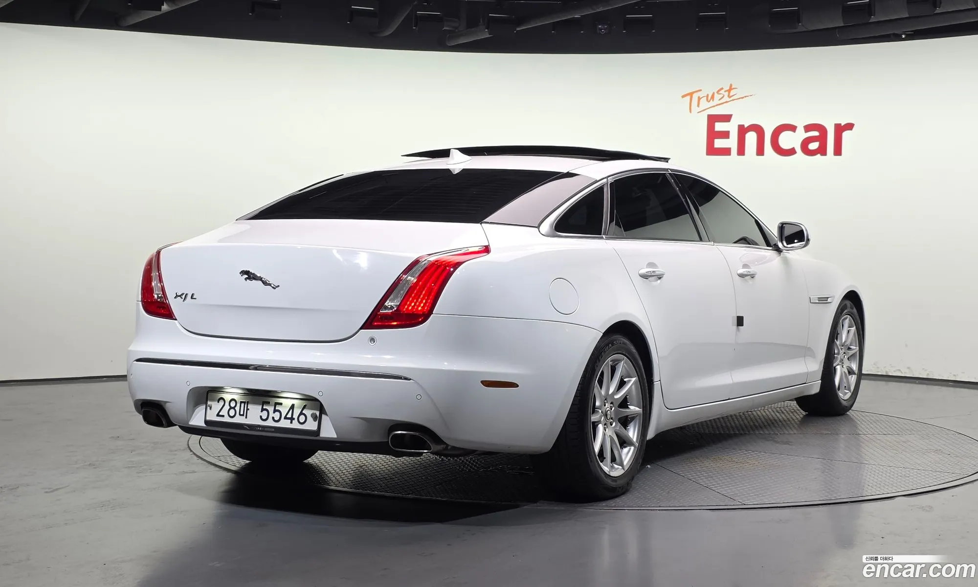 Jaguar XJ 2013 SAJAA20S4DPV46037 — 12