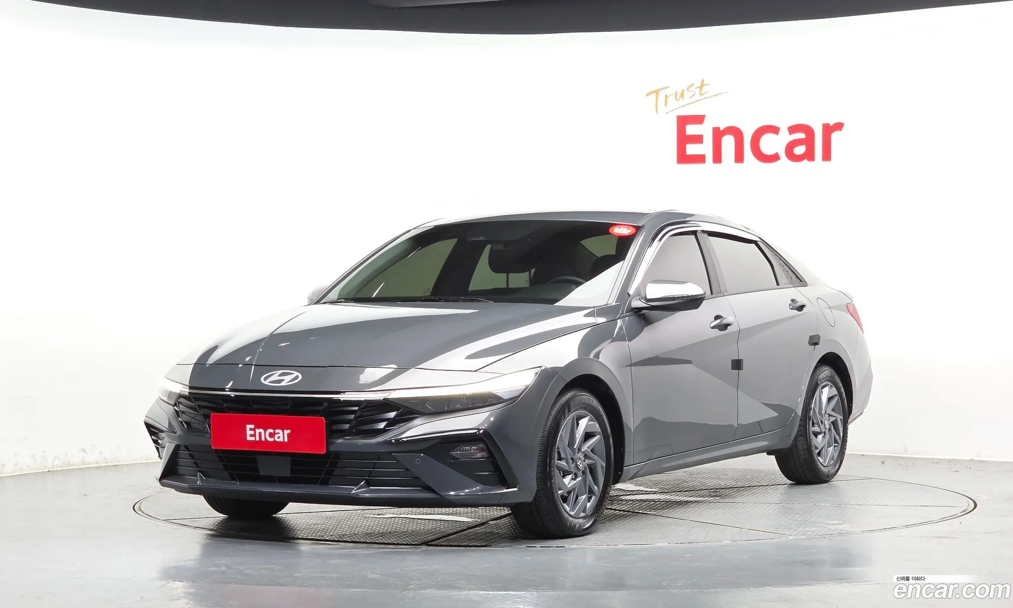 Hyundai Elantra 2025 — 3