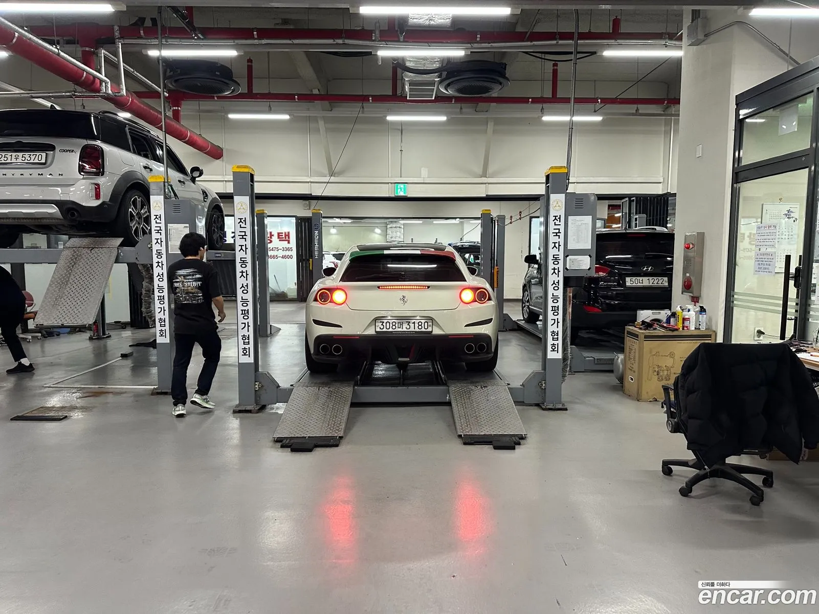 Ferrari GTC4Lusso 2019 — 12