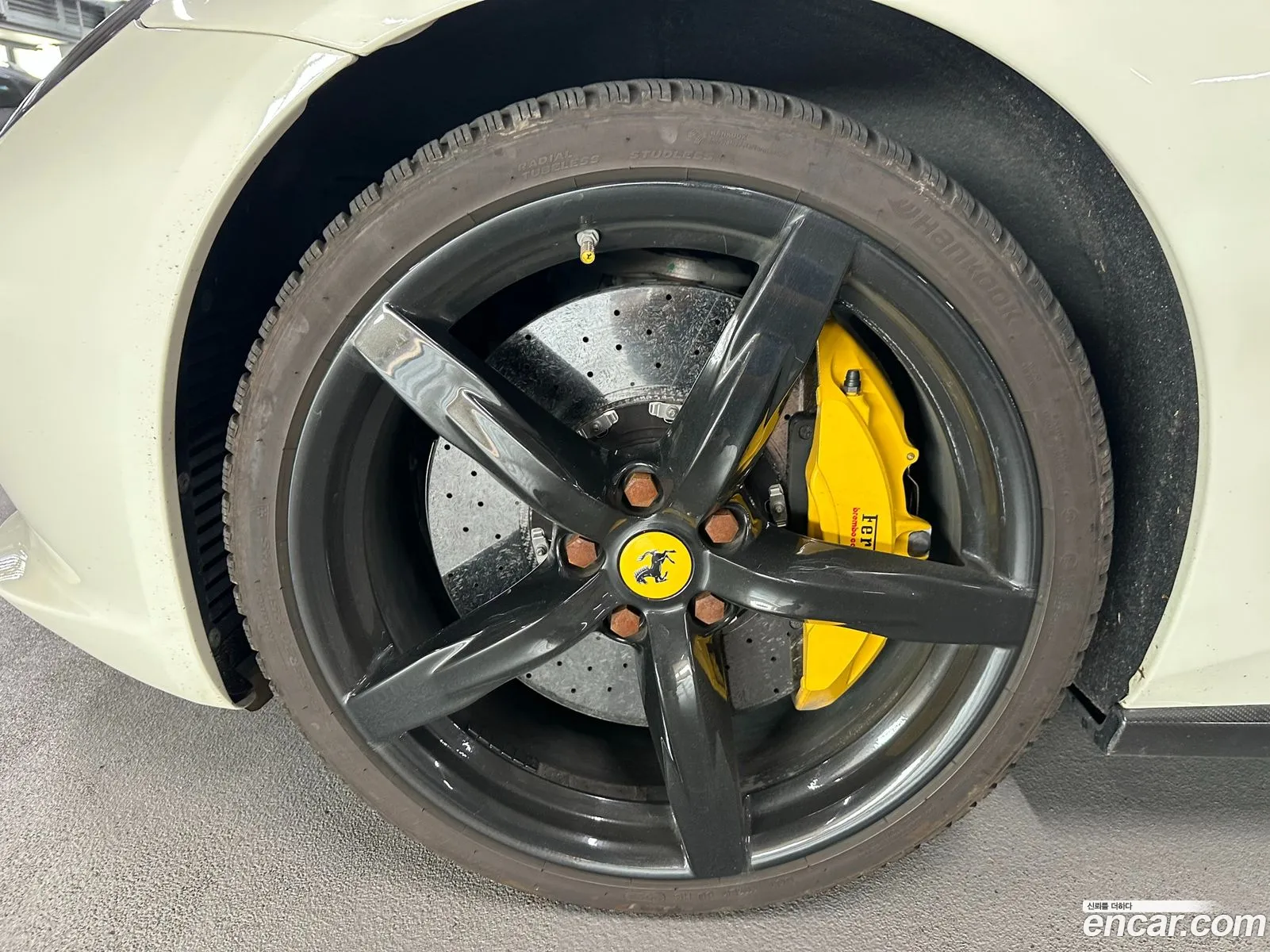 Ferrari GTC4Lusso 2019 — 19