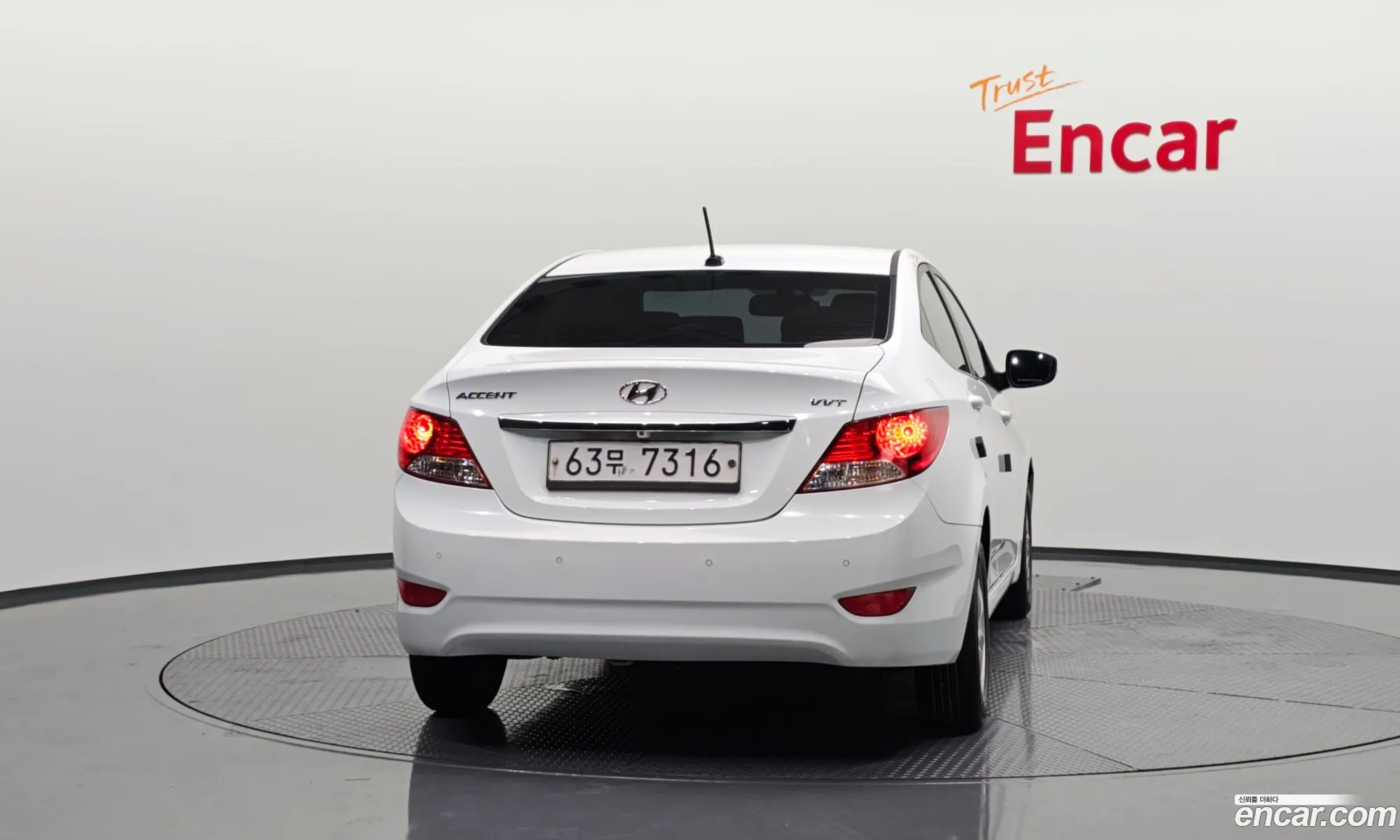 Hyundai Accent 2011 — 2