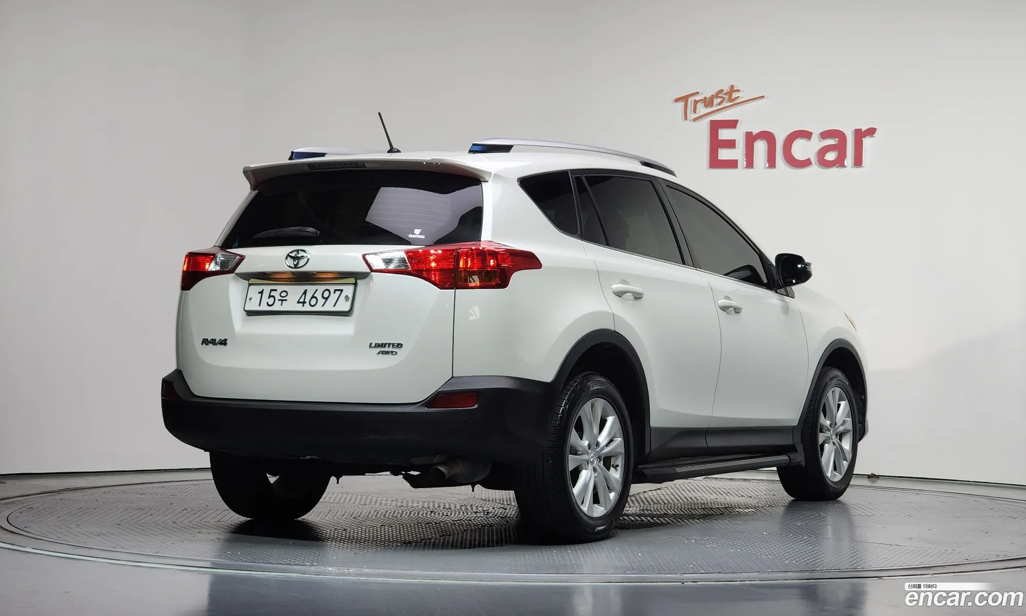 Toyota RAV4 2014 JTMDFREVXED097877 — 2
