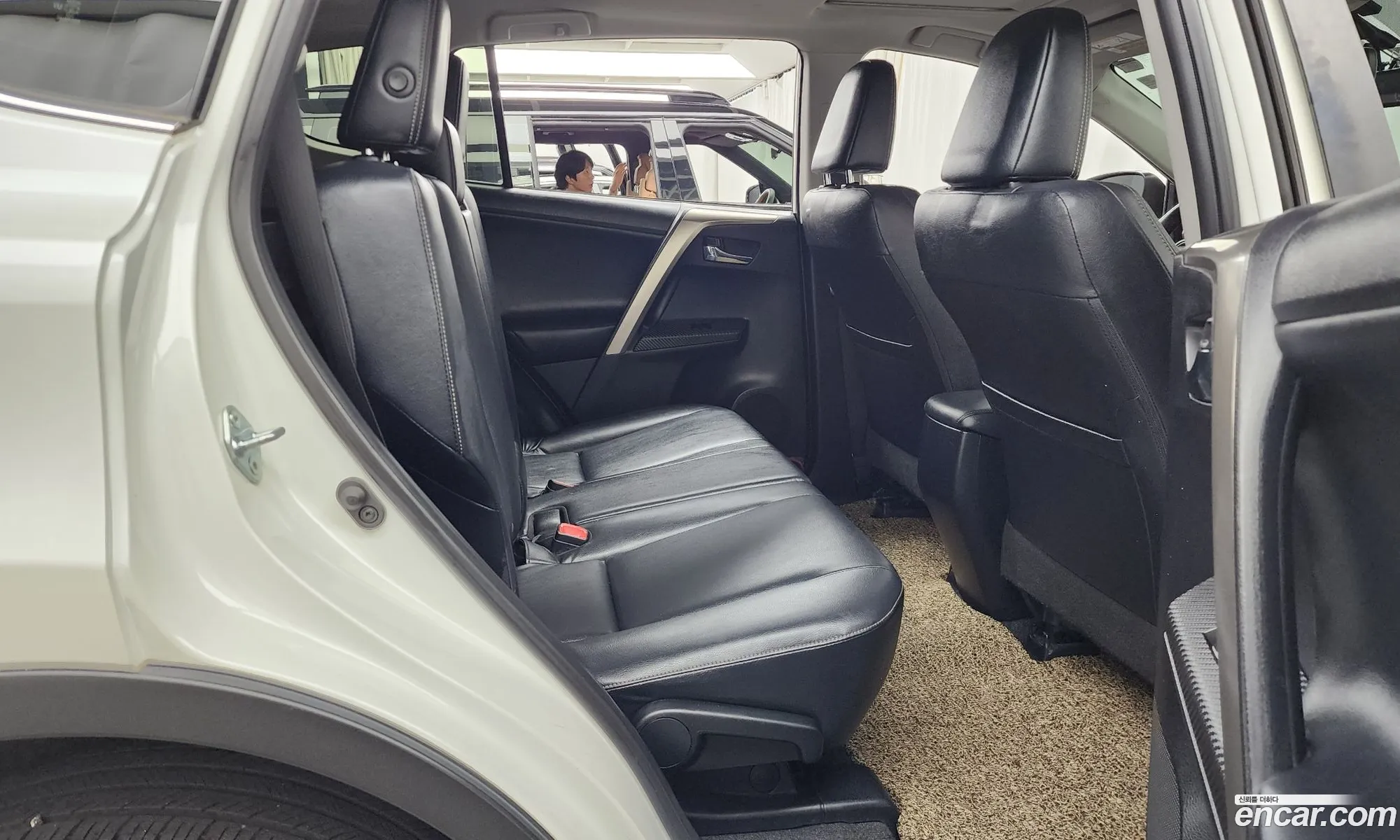 Toyota RAV4 2014 JTMDFREVXED097877 — 14
