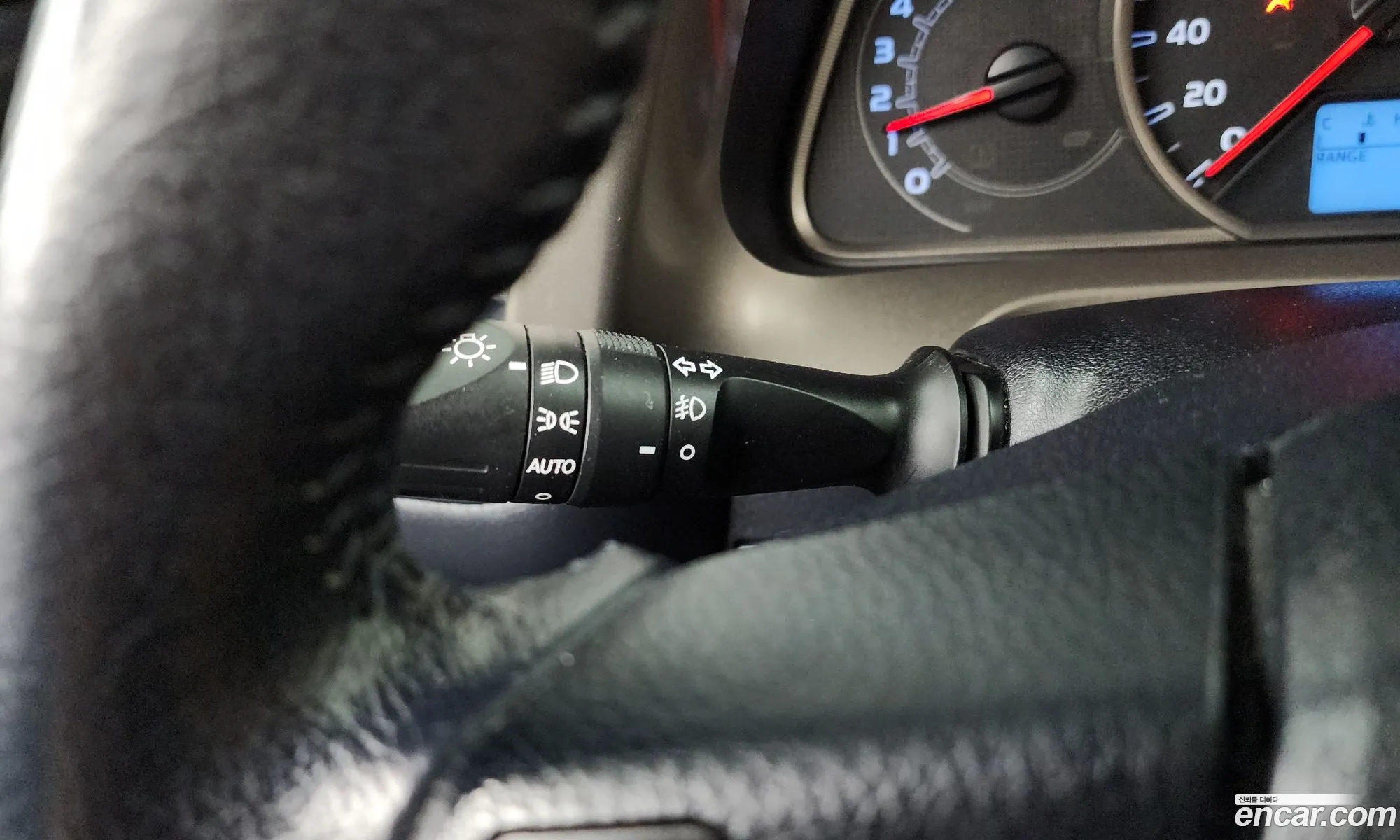 Toyota RAV4 2014 JTMDFREVXED097877 — 6