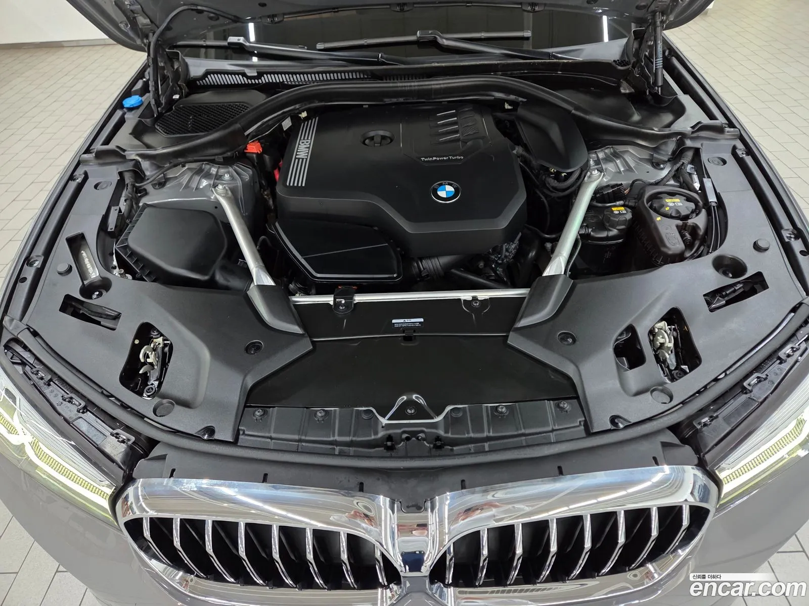 BMW 5 Series 2022 — 16