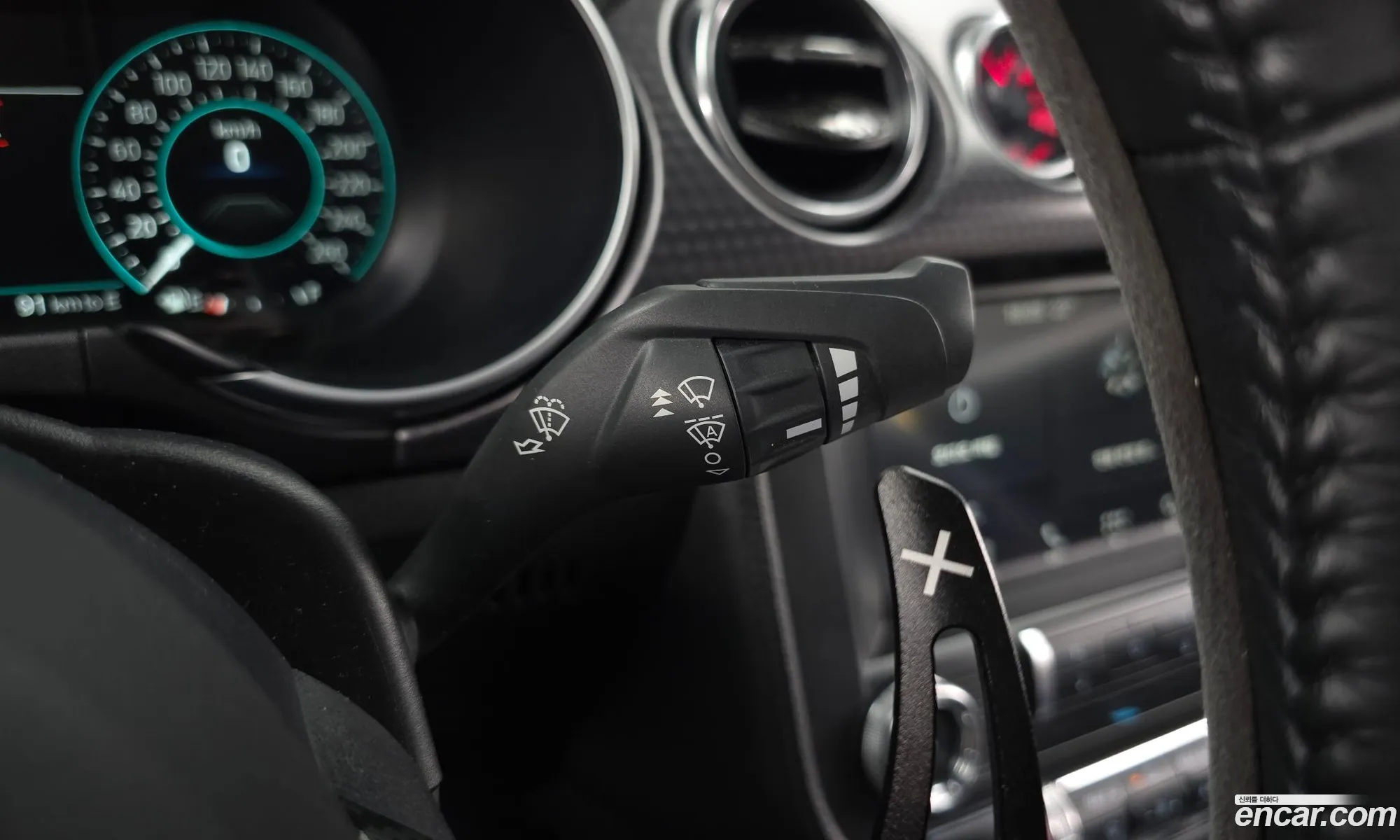 Ford Mustang 2018 1FA6P8TH1J5134838 — 9
