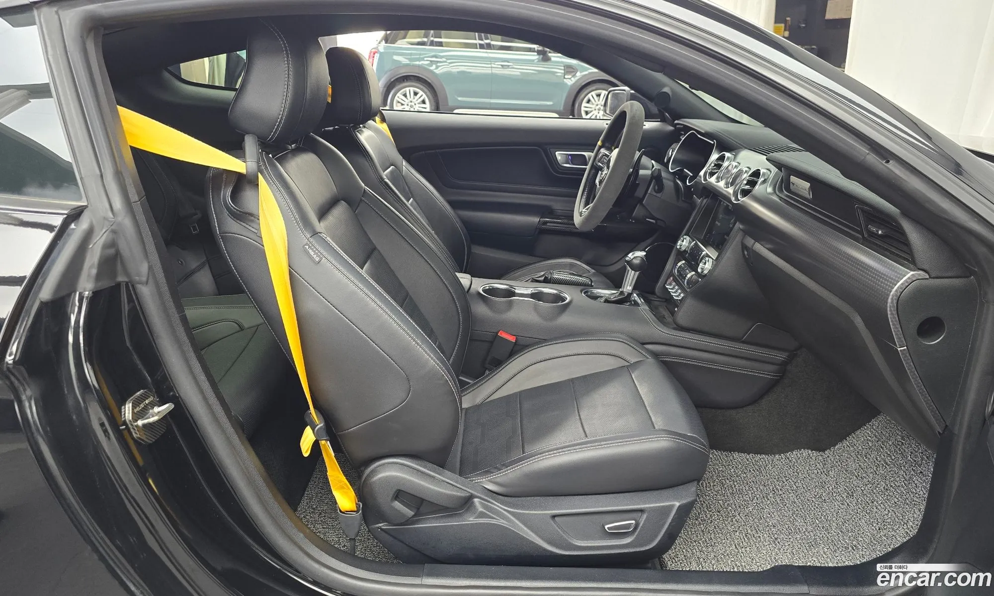 Ford Mustang 2018 1FA6P8TH1J5134838 — 6
