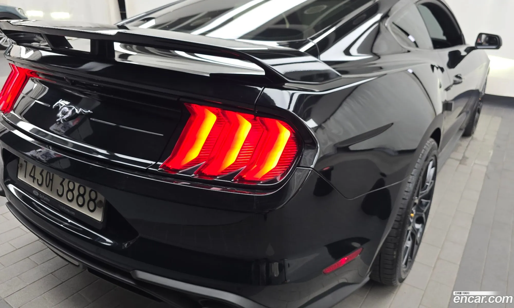 Ford Mustang 2018 1FA6P8TH1J5134838 — 17