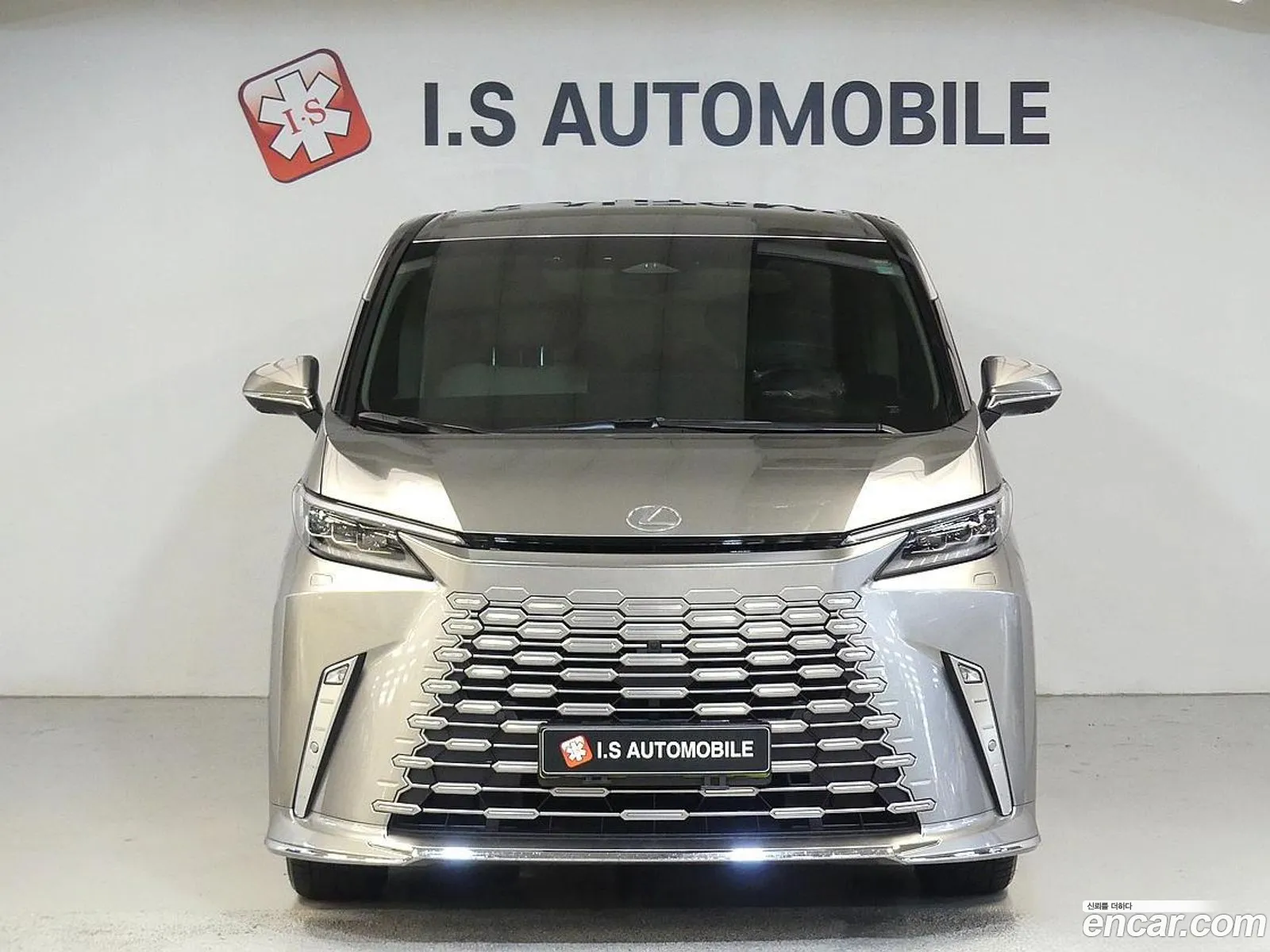 Lexus LM