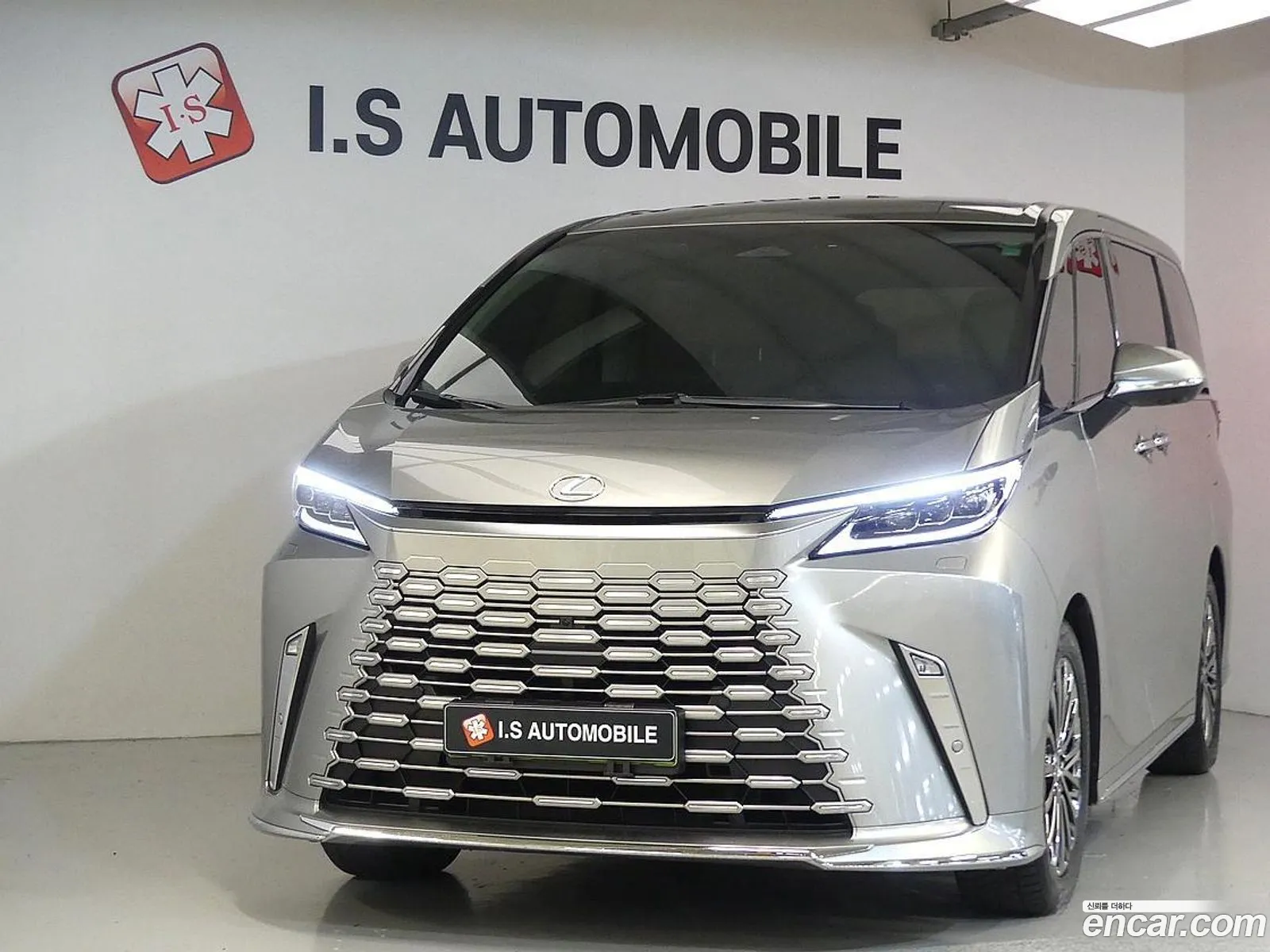 Lexus LM 2024 — 15