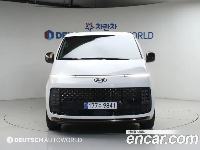 Hyundai Staria 2024 — 2