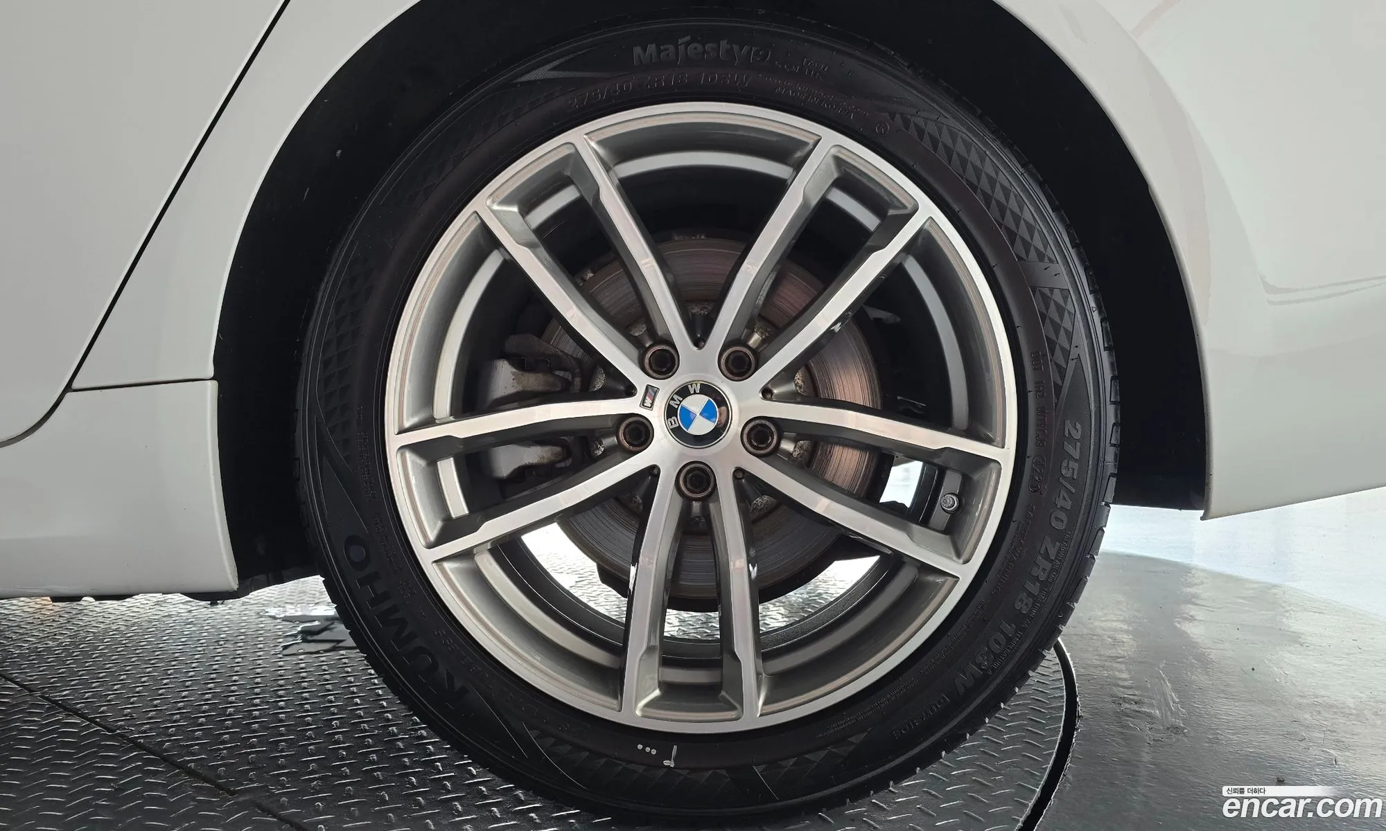BMW 5 Series 2017 WBAJC5106HG858709 — 2