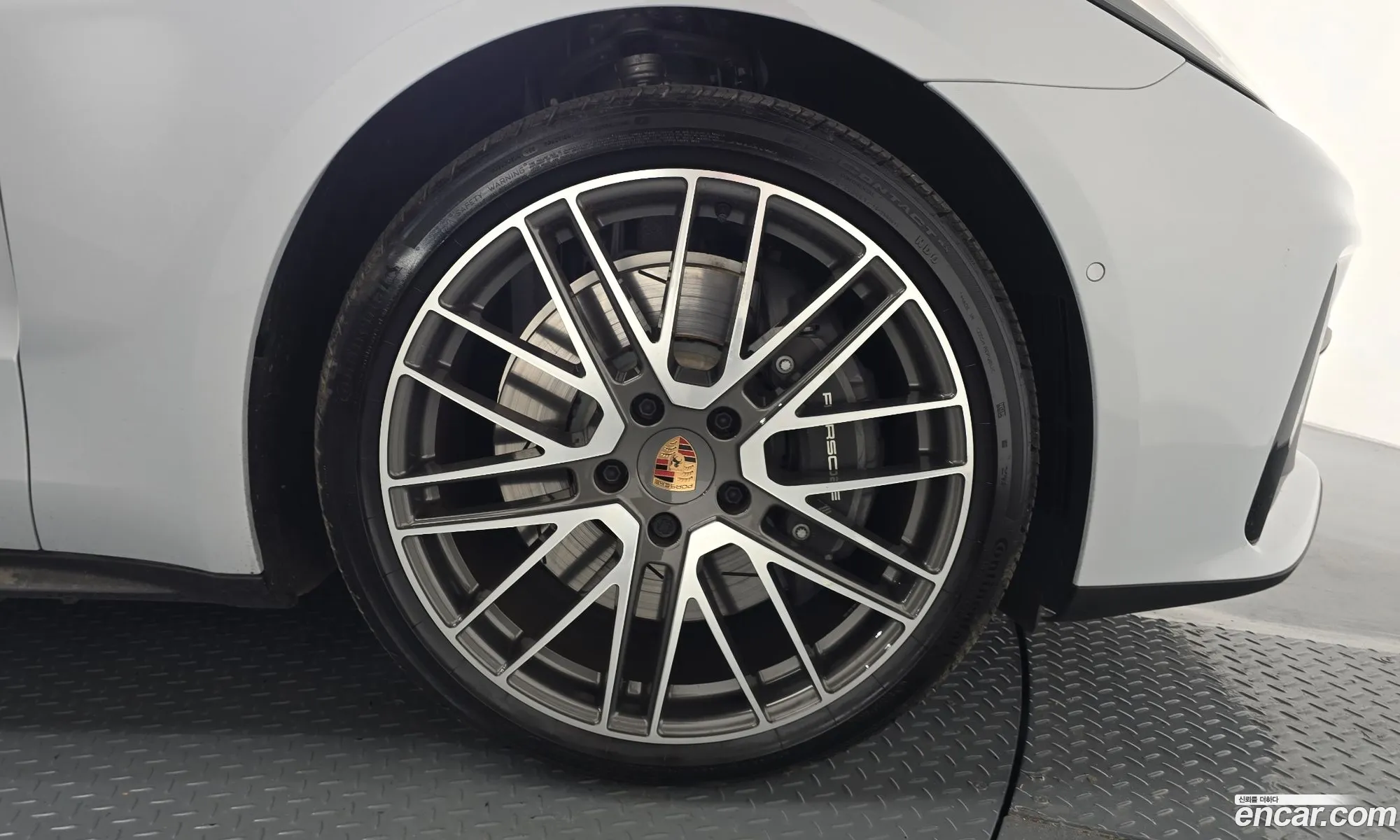 Porsche Panamera 2025 WP0AE2YA0SL046427 — 17