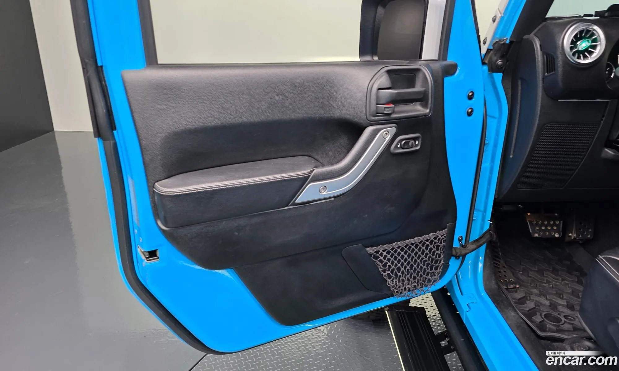 Jeep Wrangler 2017 1C4HJWEG7HL695872 — 5